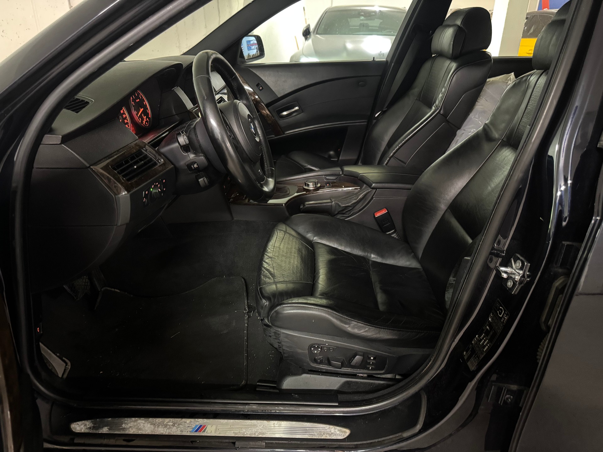 BMW 530i Steptronic M-Paket-image-10
