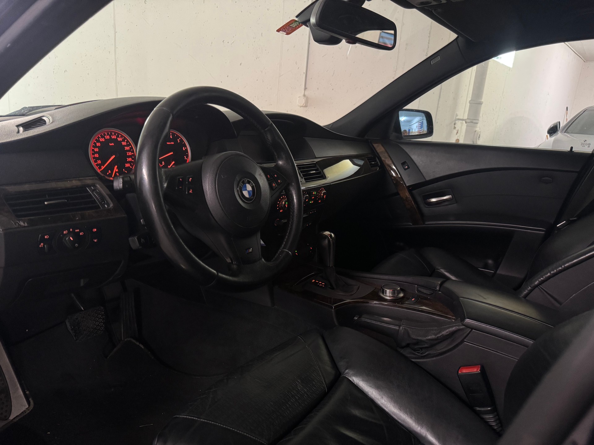 BMW 530i Steptronic M-Paket-image-8