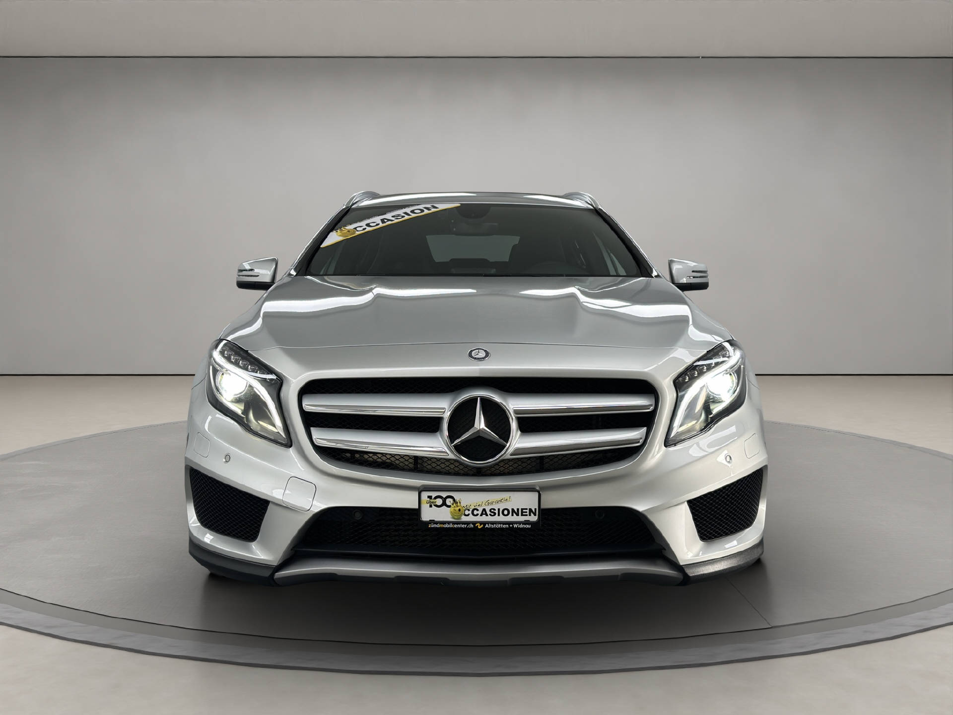 MERCEDES-BENZ GLA 250 AMG Line 4m-image-4