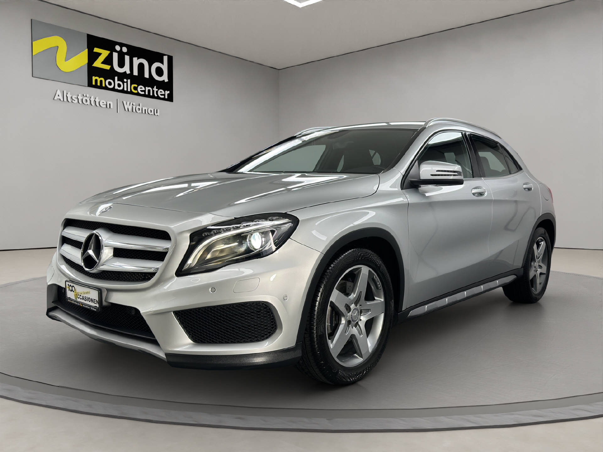 MERCEDES-BENZ GLA 250 AMG Line 4m-image-0