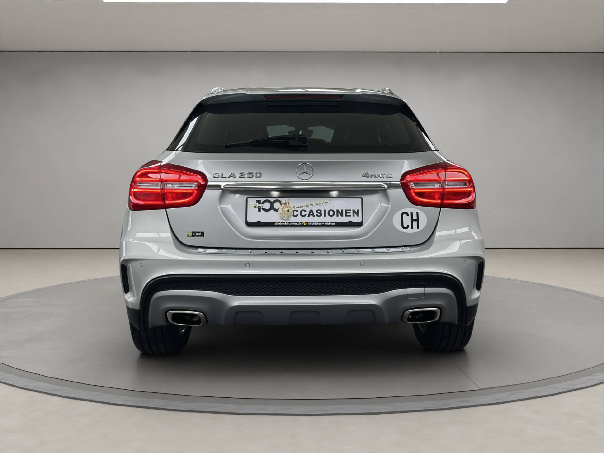 MERCEDES-BENZ GLA 250 AMG Line 4m-image-3