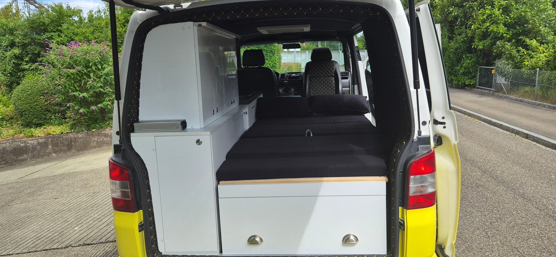 VW Transporter 4MOTION-image-4