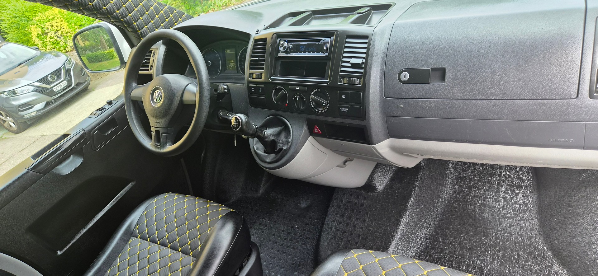 VW Transporter 4MOTION-image-2