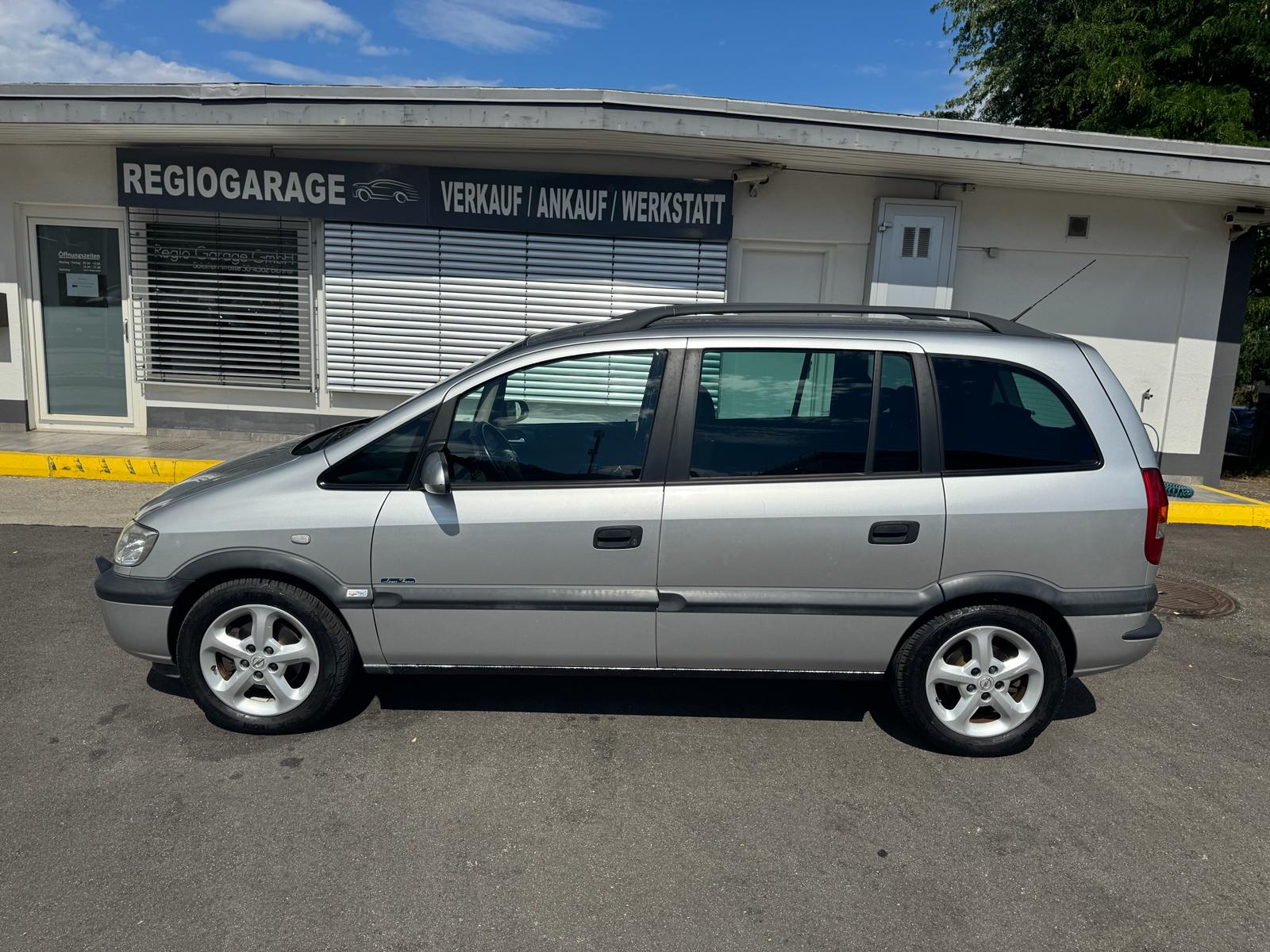 OPEL Zafira 2.2i 16V Elegance-image-3