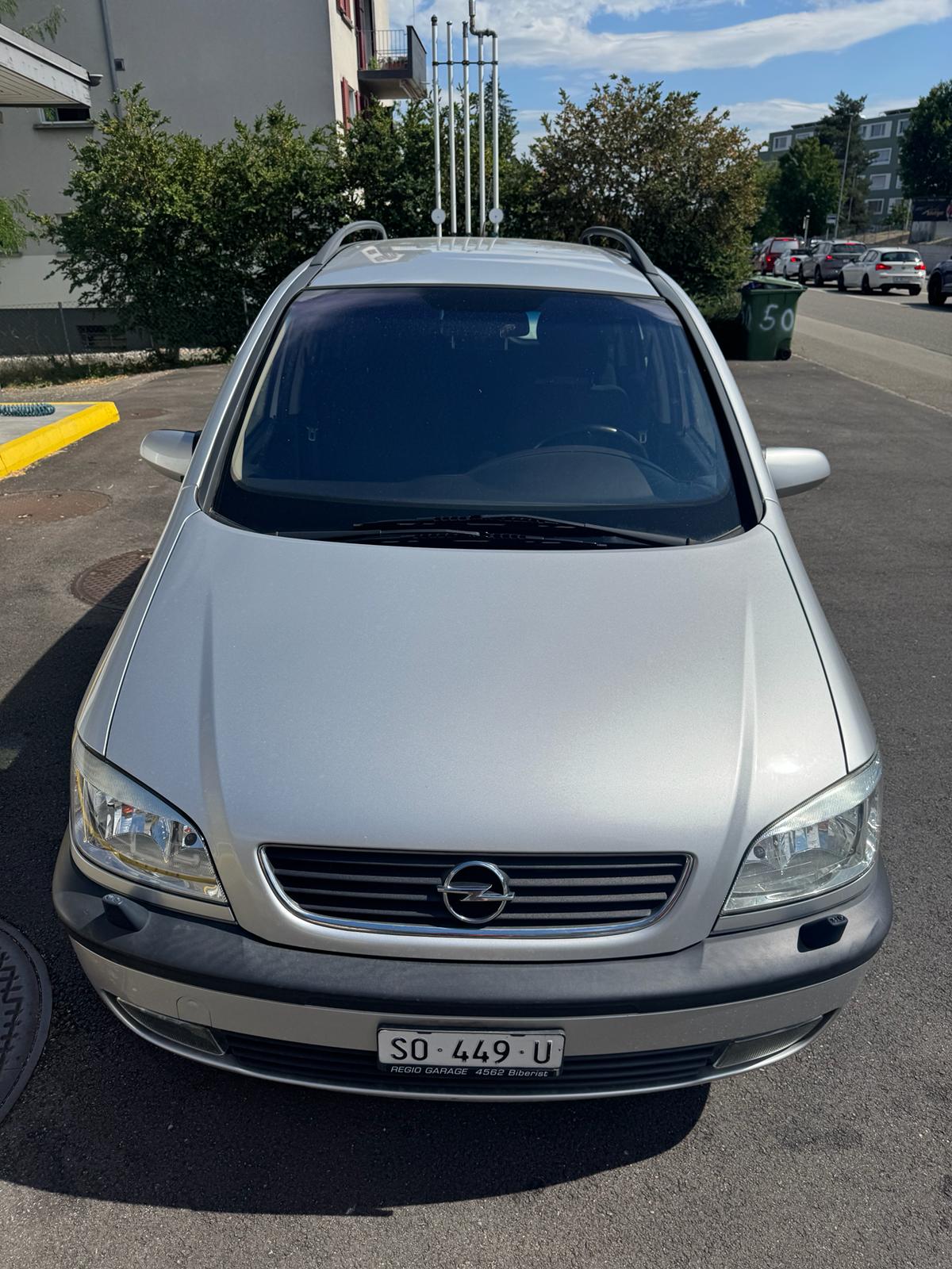 OPEL Zafira 2.2i 16V Elegance-image-1