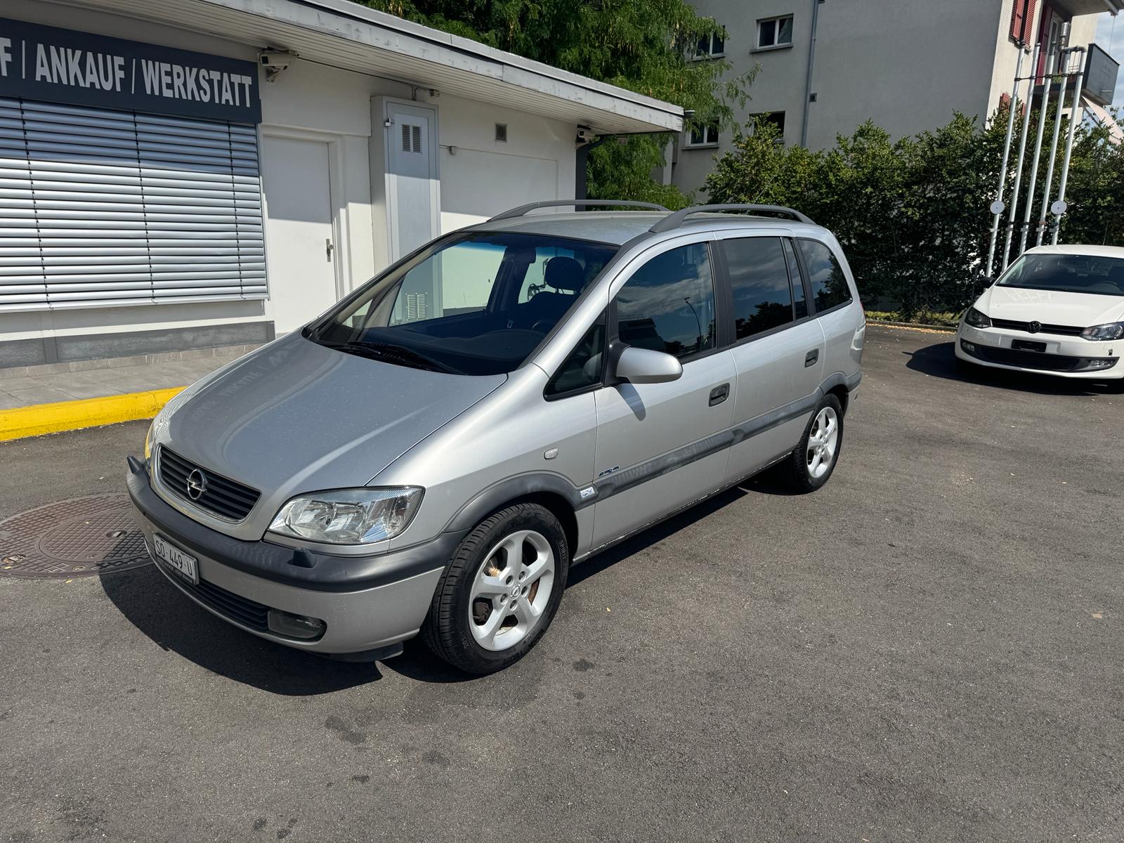 OPEL Zafira 2.2i 16V Elegance-image-2