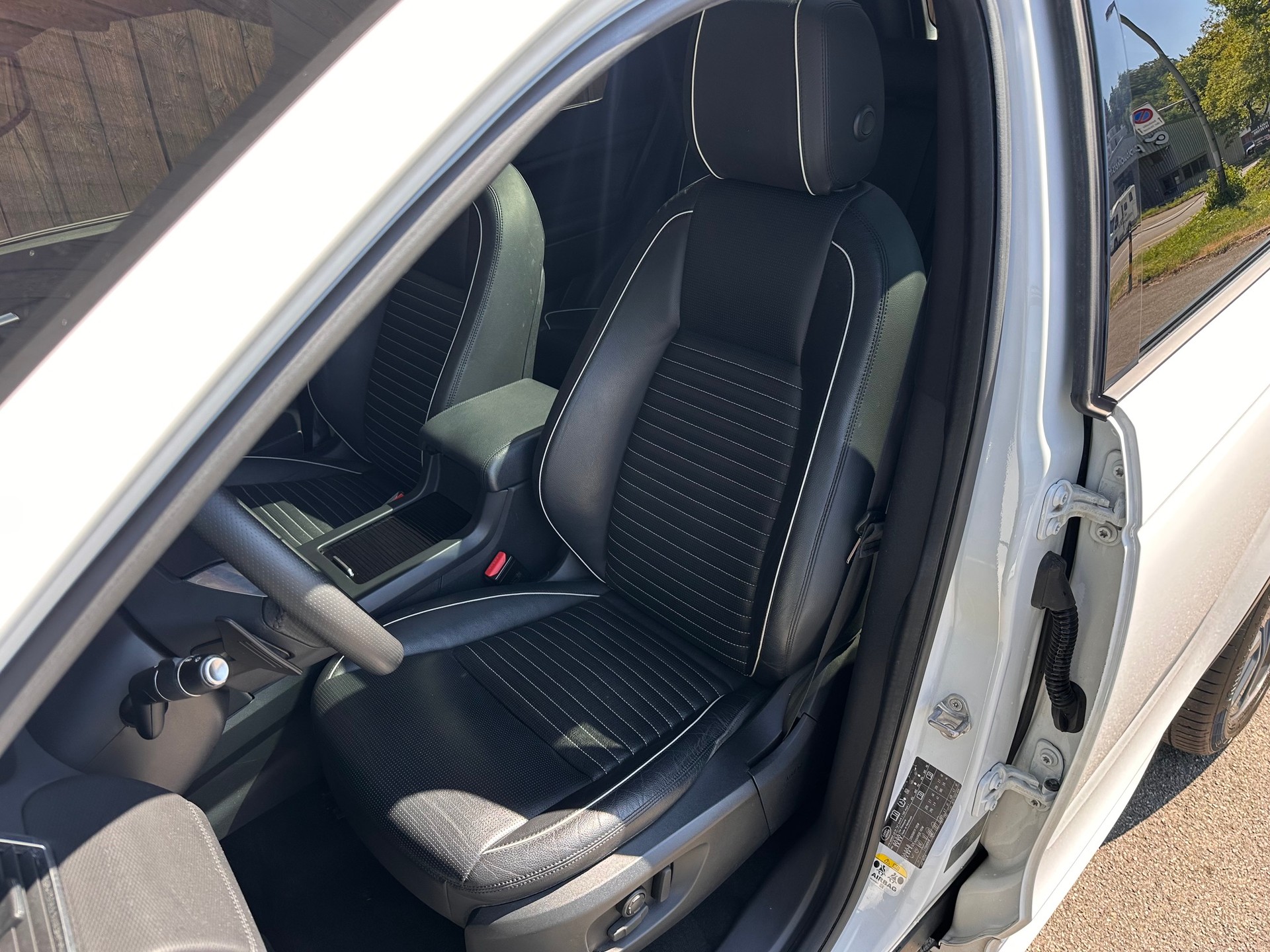 LAND ROVER Discovery Sport 2.0 Si4 HSE AT9-image-7