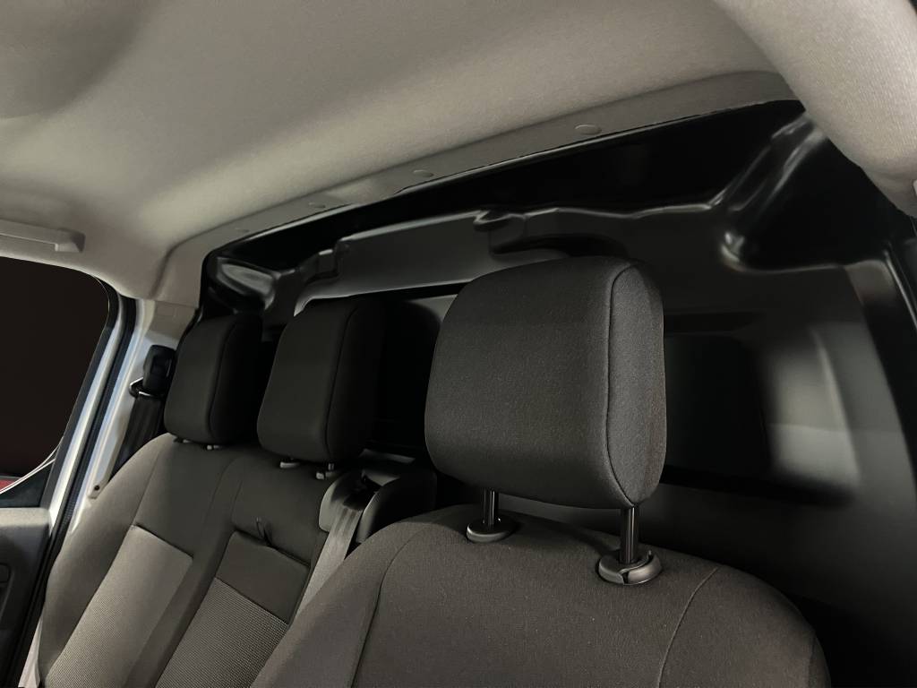 PEUGEOT Expert 2.0 BlueHDi 145 S&S Standard-image-9