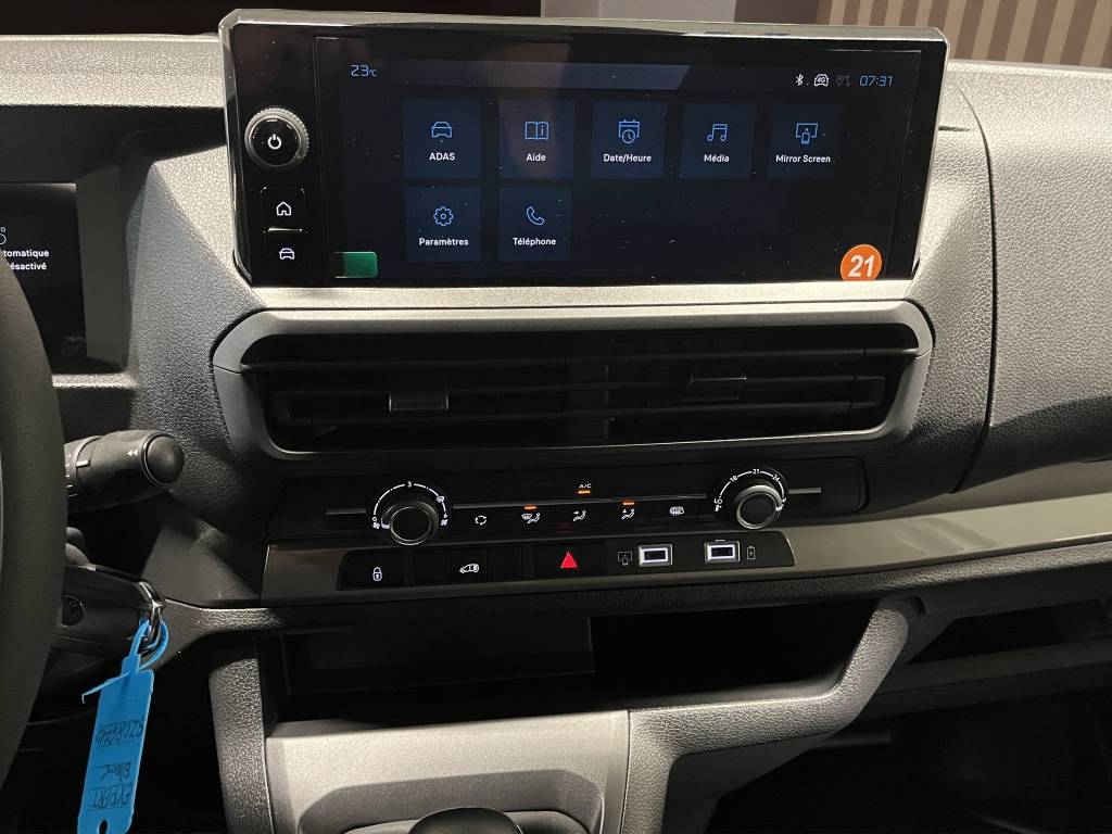 PEUGEOT Expert 2.0 BlueHDi 145 S&S Standard-image-13