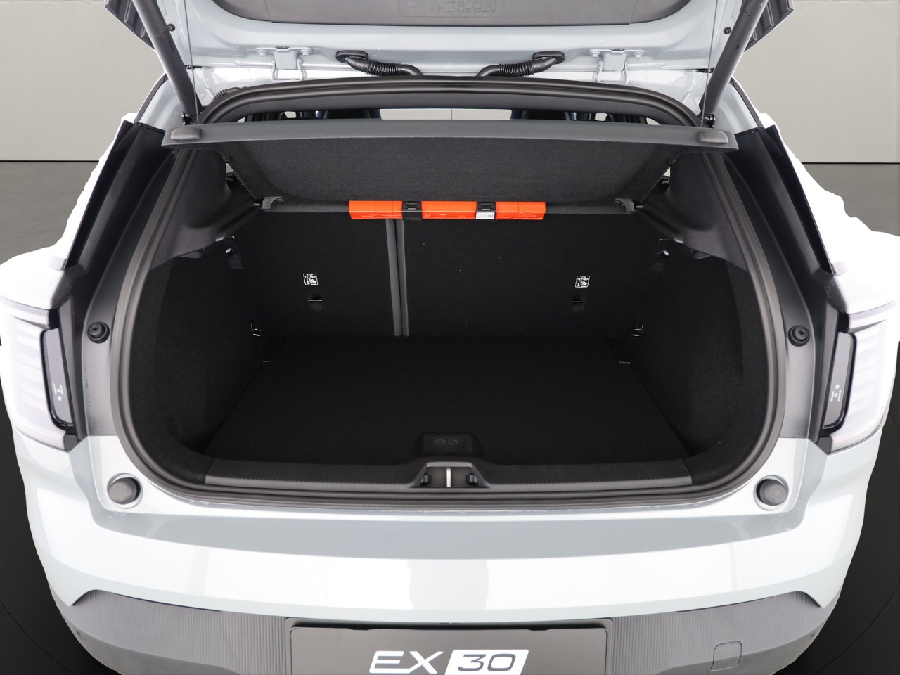 VOLVO EX30 E60 Twin Ultra Performance AWD-image-5