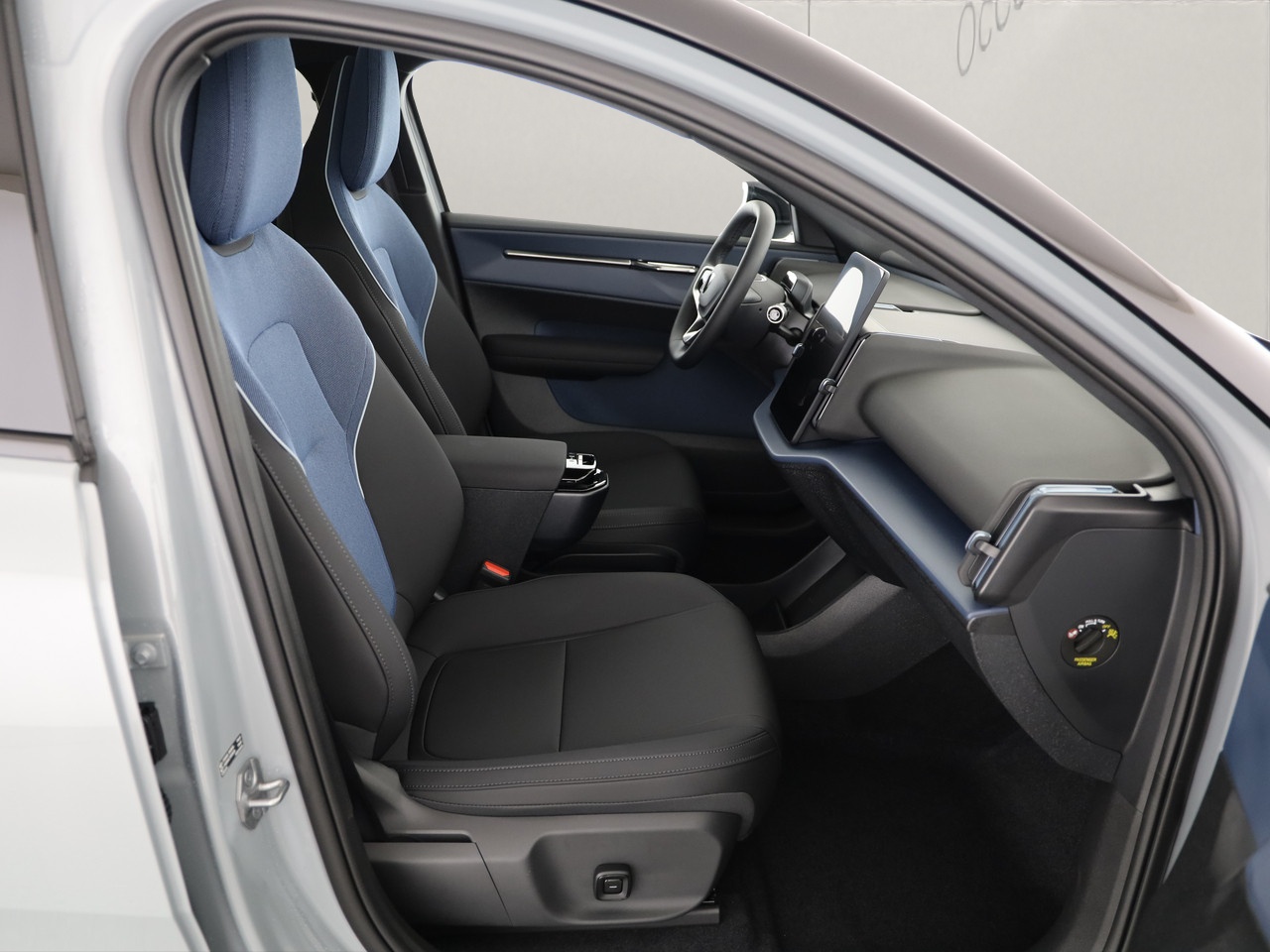 VOLVO EX30 E60 Twin Ultra Performance AWD-image-8