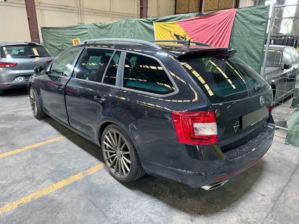 SKODA Octavia Combi 2.0 TDI RS DSG-image-1