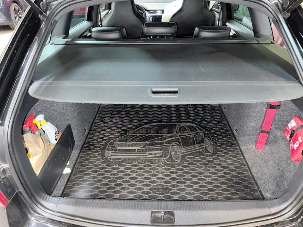 SKODA Octavia Combi 2.0 TDI RS DSG-image-11