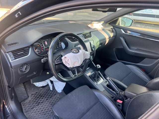 SKODA Octavia Combi 2.0 TDI RS DSG-image-4