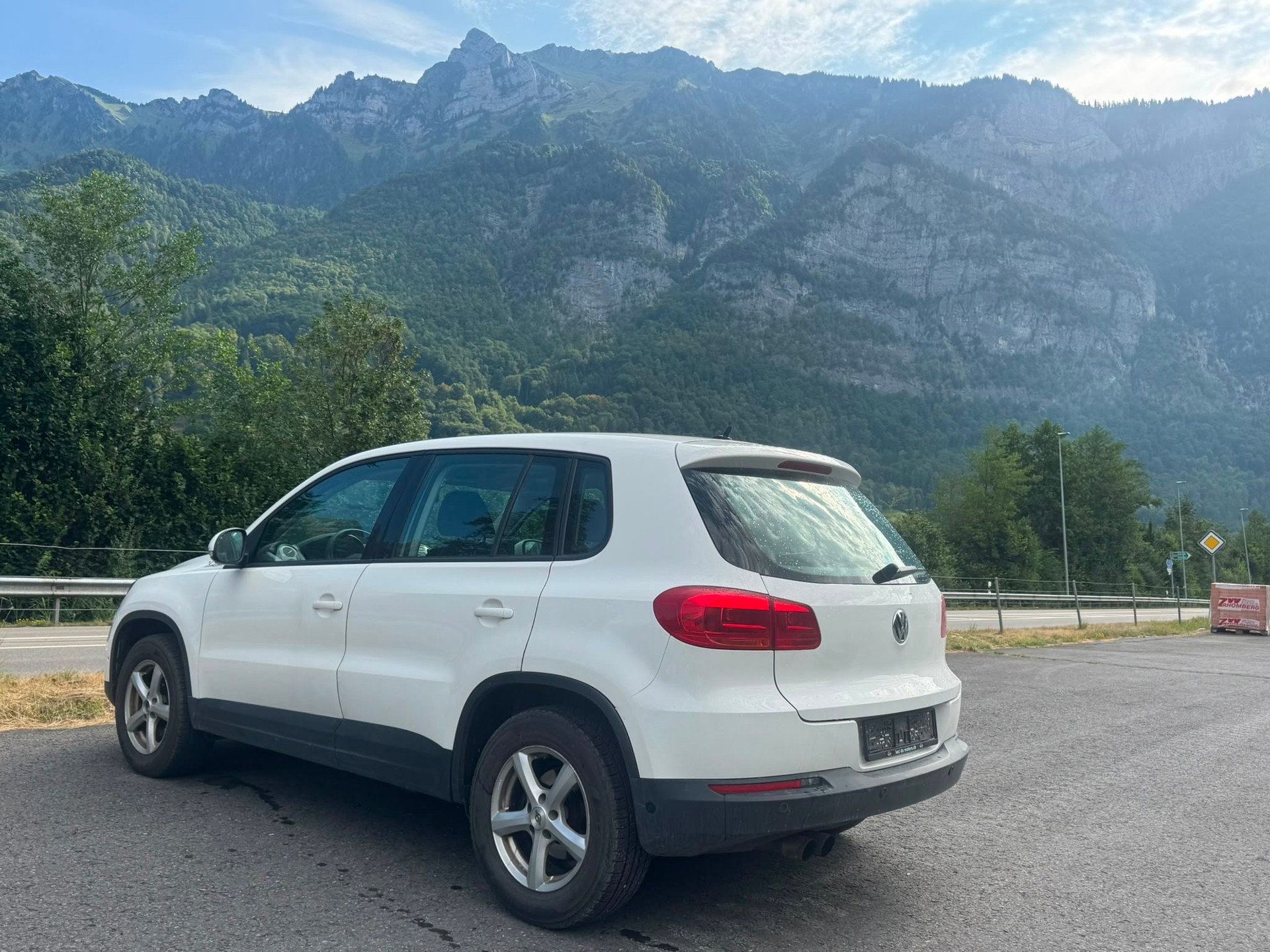 VW Tiguan 1.4 TSI Sport&Style 4Motion-image-5