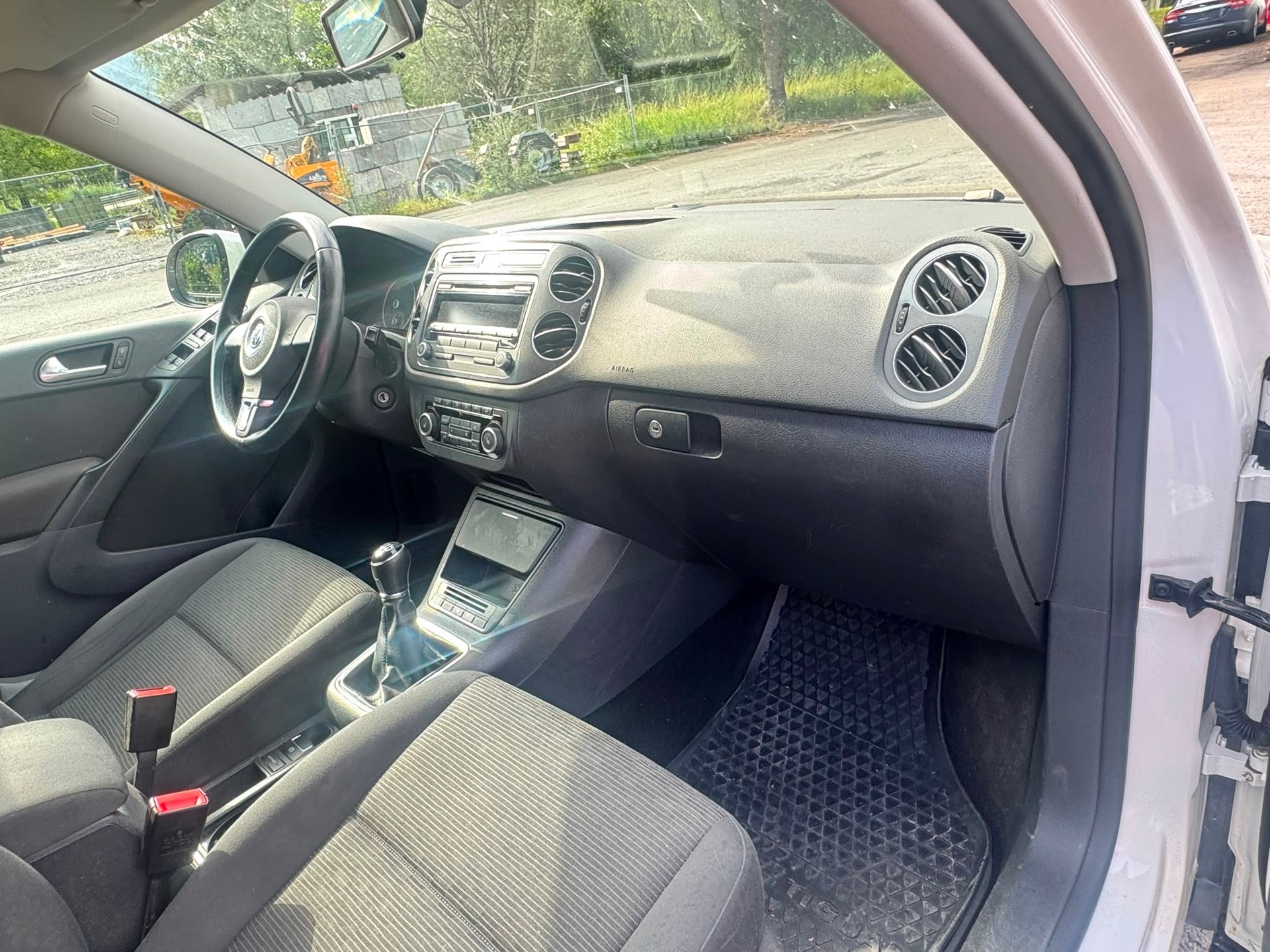 VW Tiguan 1.4 TSI Sport&Style 4Motion-image-9