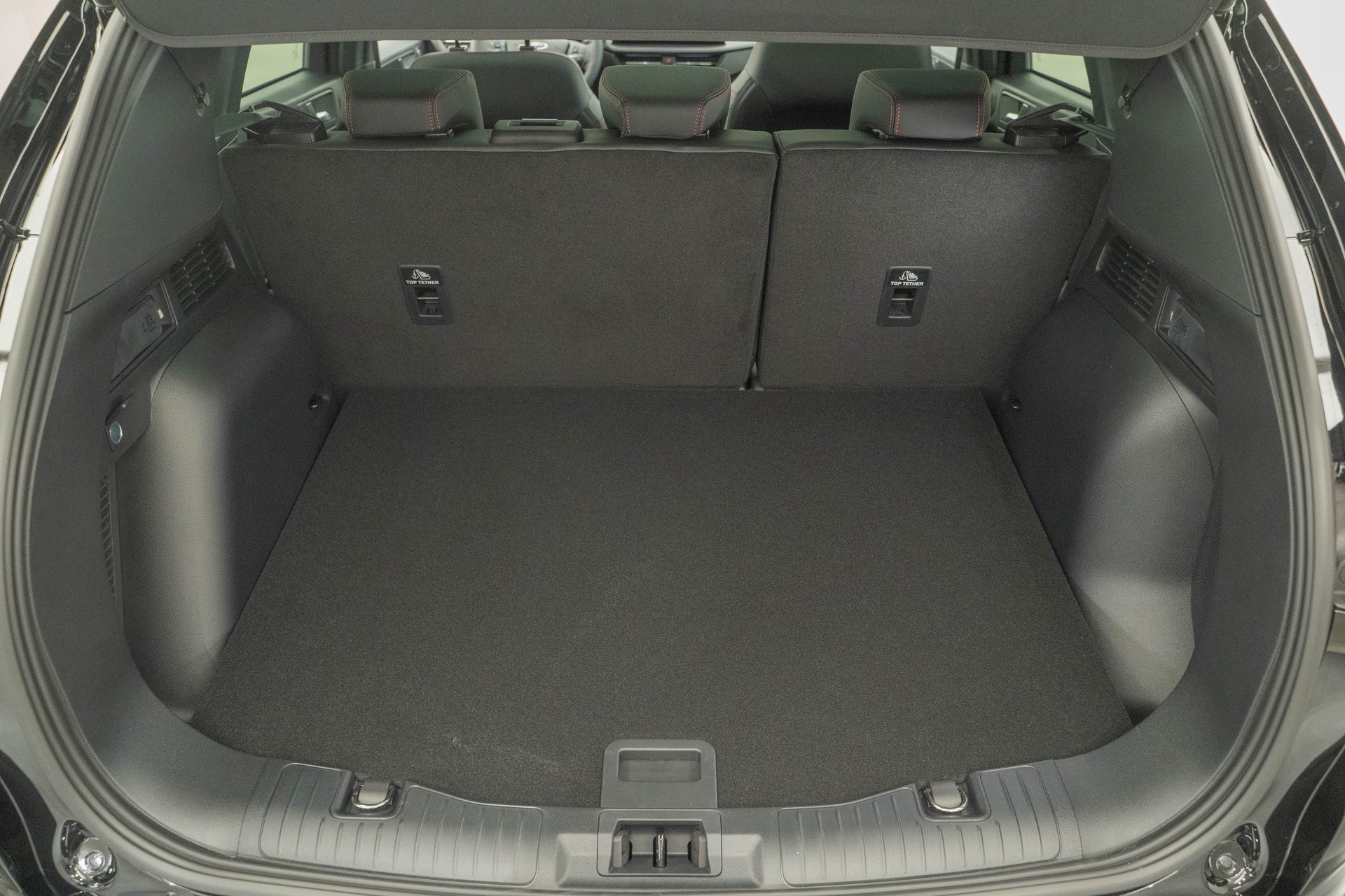 FORD Kuga 2.5 Hybrid ST-Line X 4x4-image-4