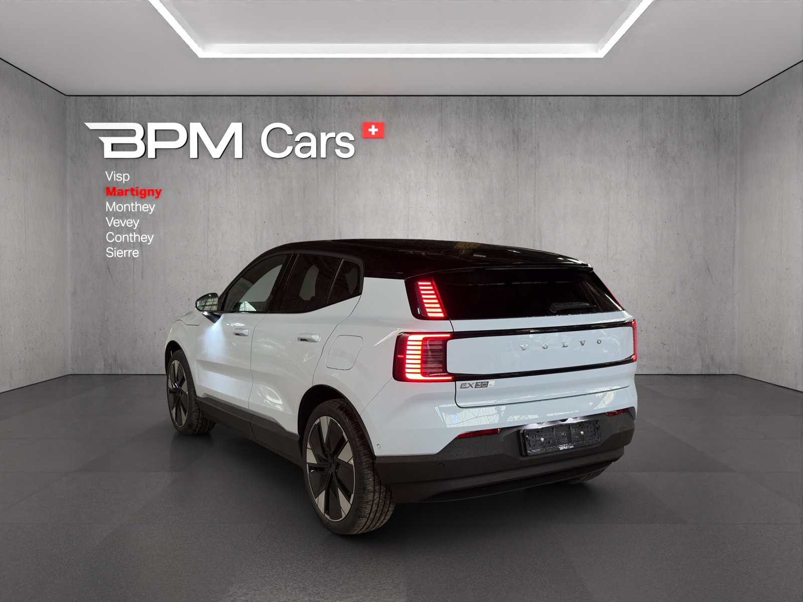 VOLVO EX30 E60 69kWh Twin Ultra-showroom-element-1