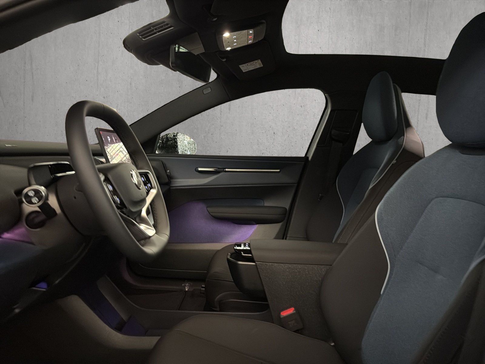 VOLVO EX30 E60 69kWh Twin Ultra-image-7