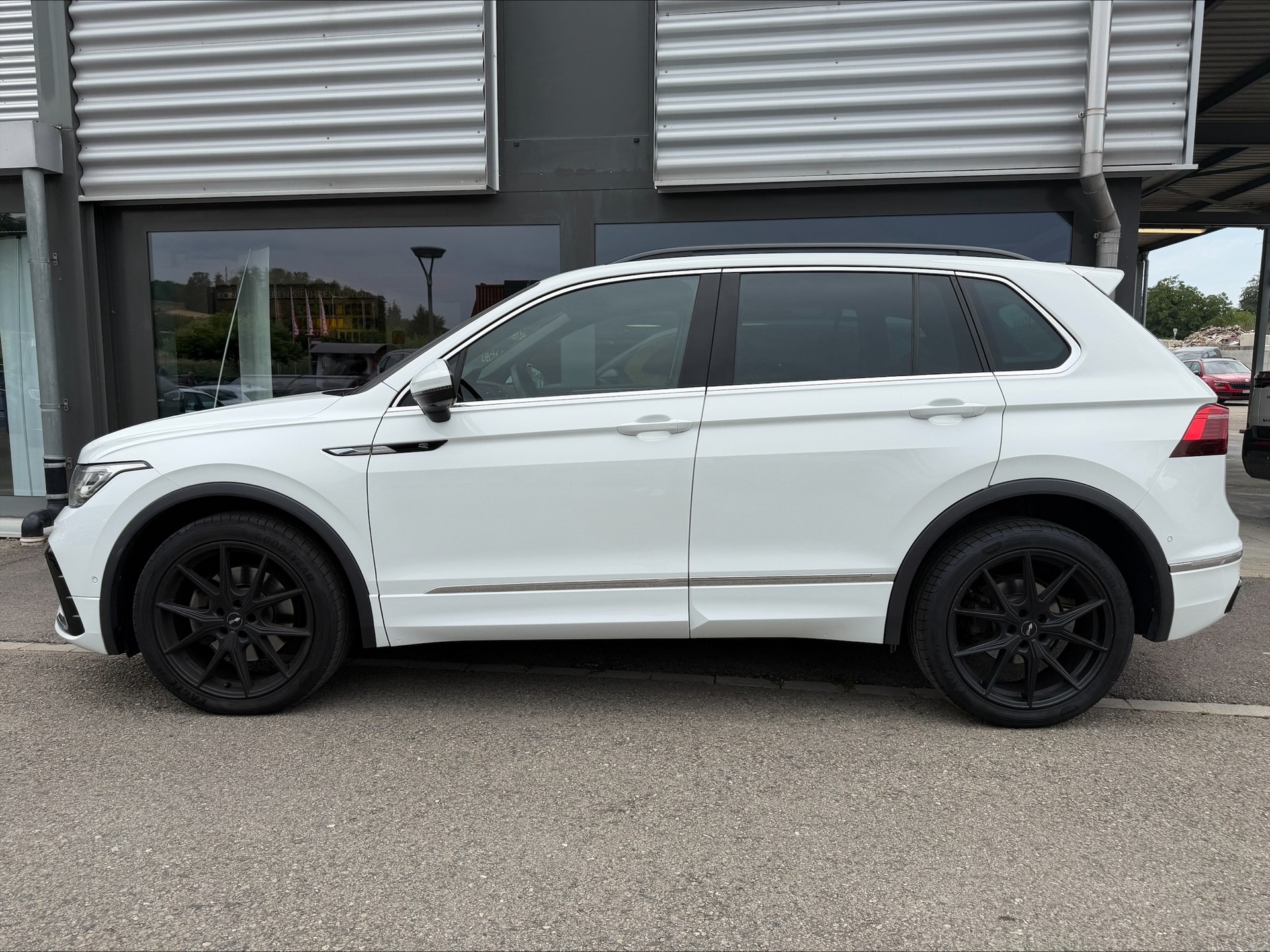 VW Tiguan 2.0 TDI SCR Selection 4Motion DSG-showroom-element-1