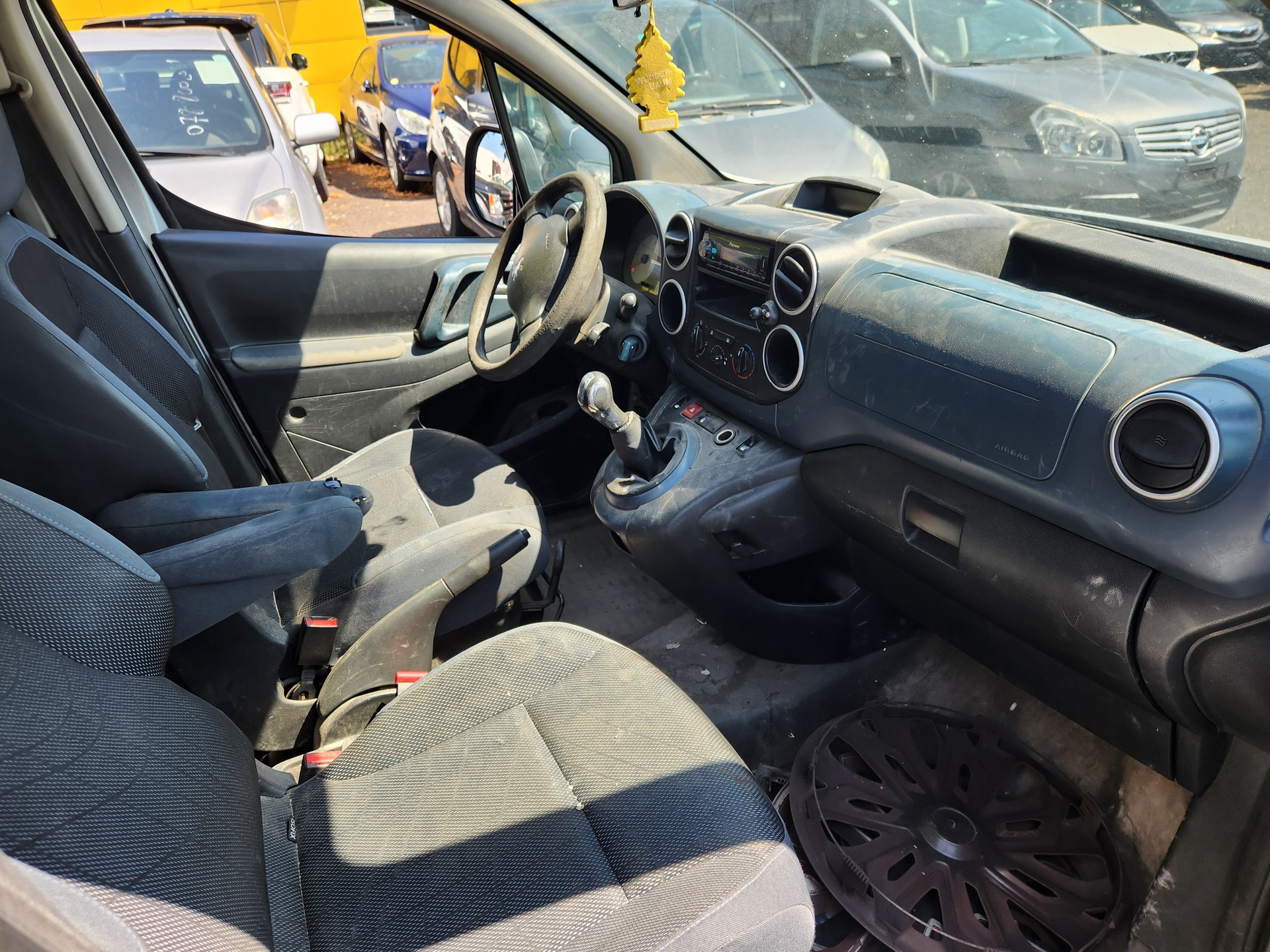 PEUGEOT Partner 1.6 HDI Trendy Clim (Pack)-image-3