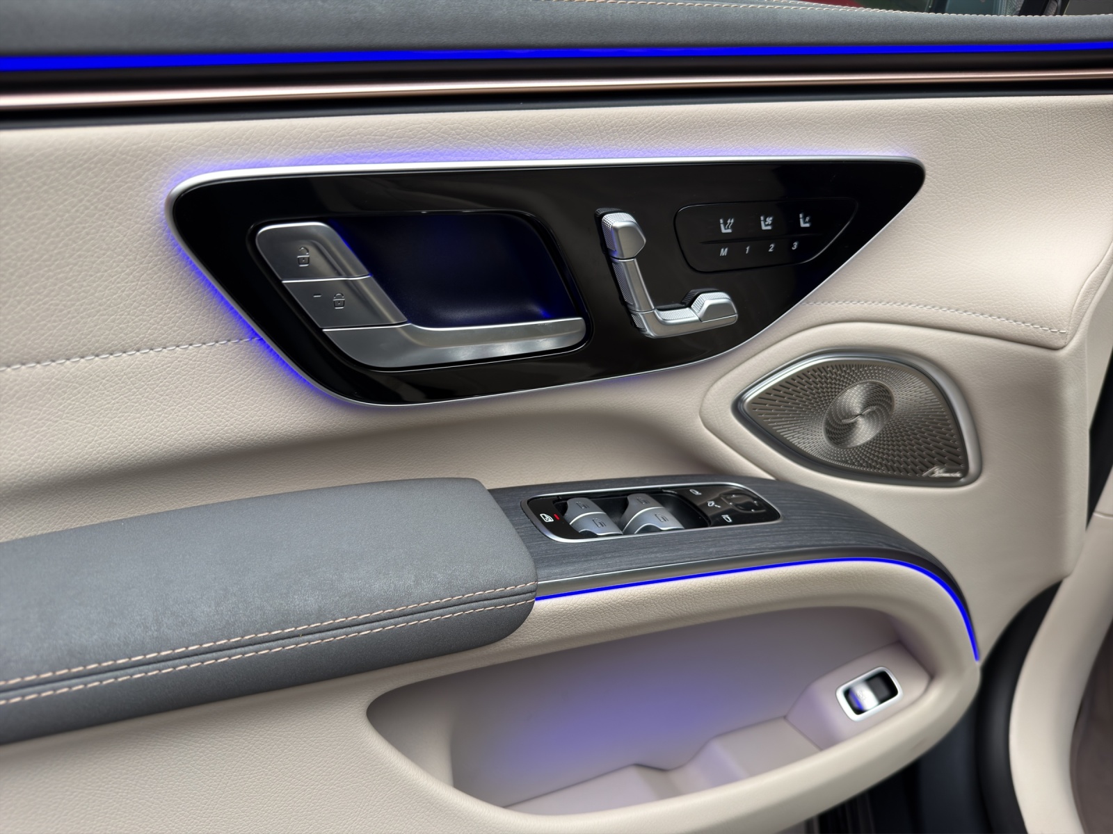 MERCEDES-BENZ EQS 450+ AMG Line-image-11