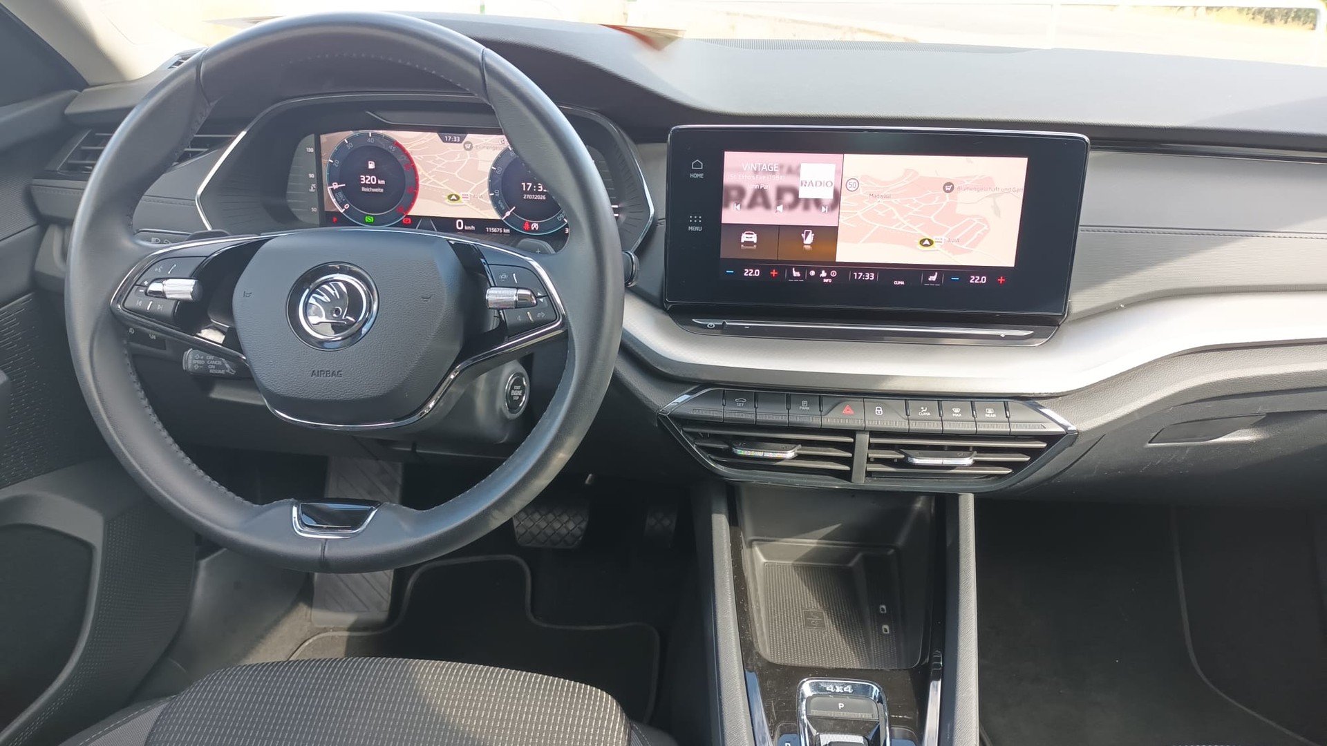 SKODA Octavia Combi 2.0 TDI DSG Ambition 4x4-image-9