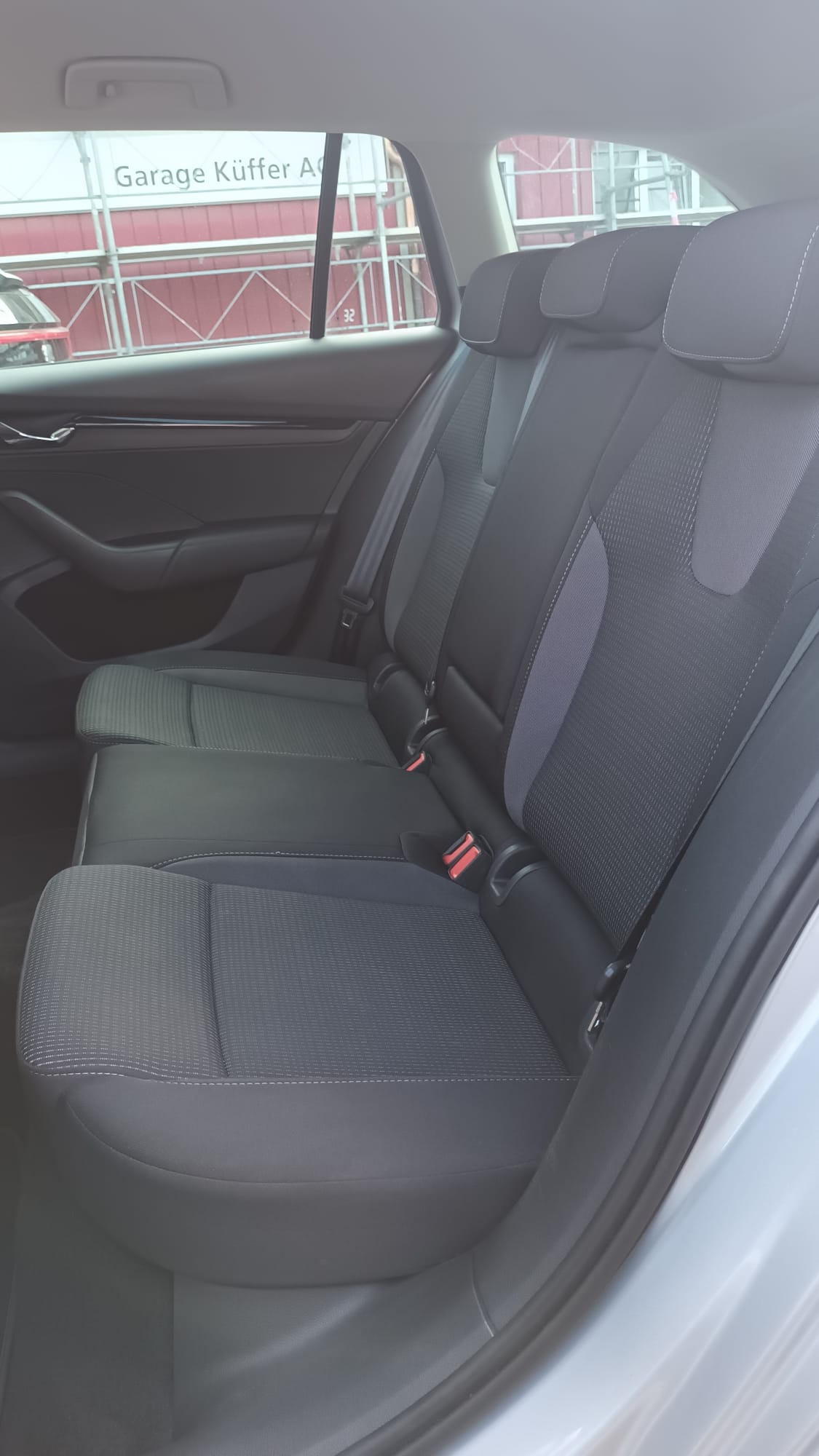 SKODA Octavia Combi 2.0 TDI DSG Ambition 4x4-image-16