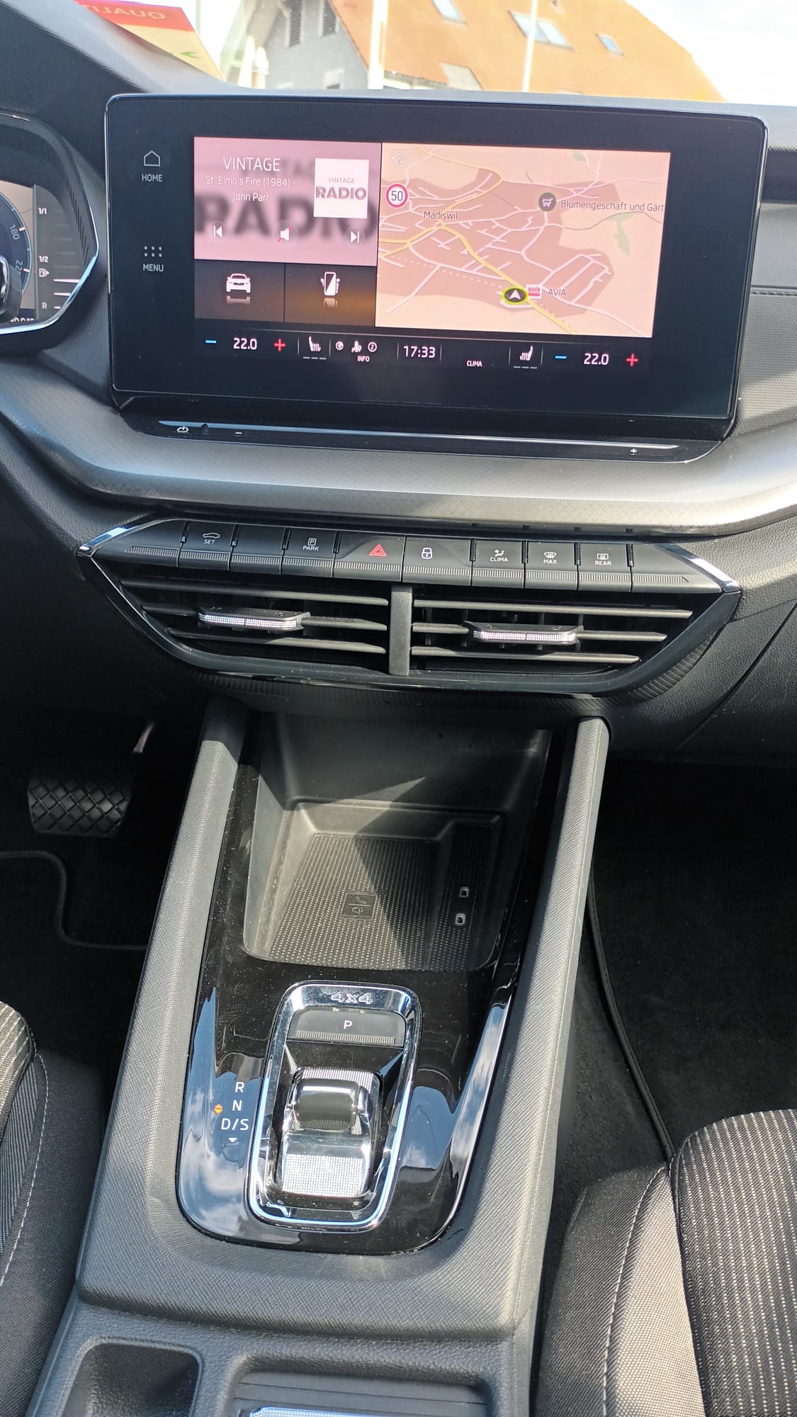 SKODA Octavia Combi 2.0 TDI DSG Ambition 4x4-image-10