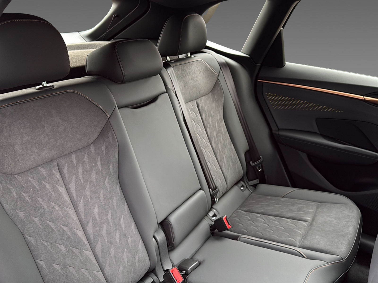 CUPRA Terramar 1.5 eHybrid Business Edition DSG-image-7