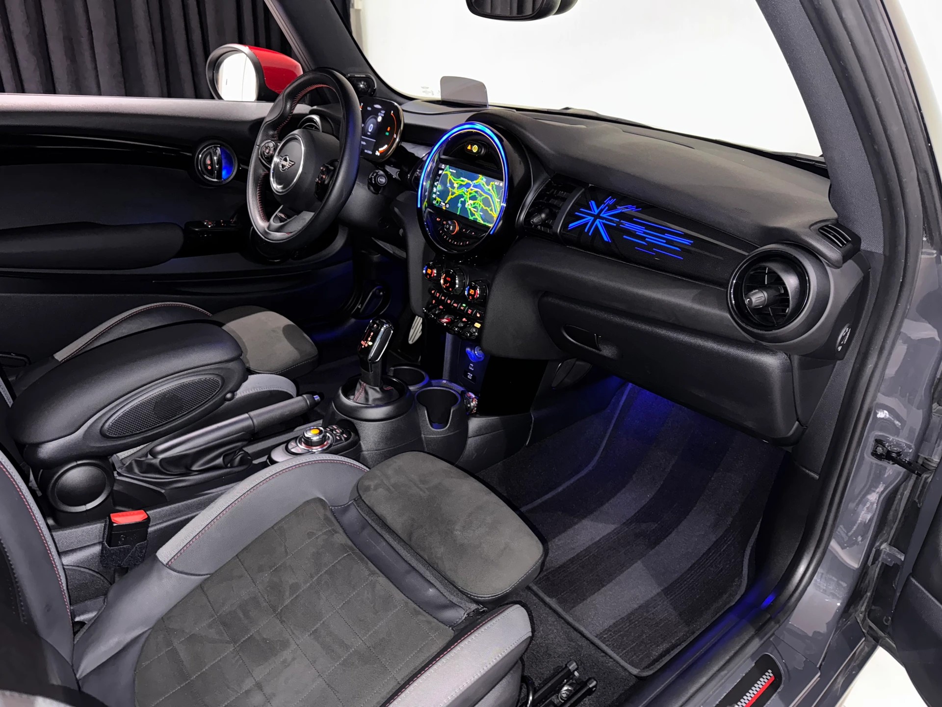 MINI Cooper John Cooper Works Steptronic-image-10