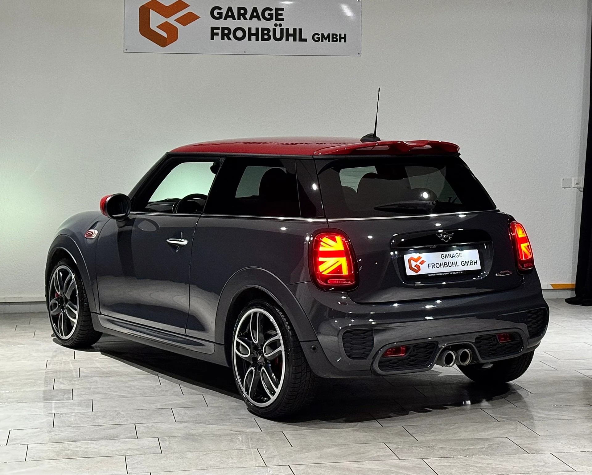 MINI Cooper John Cooper Works Steptronic-image-4