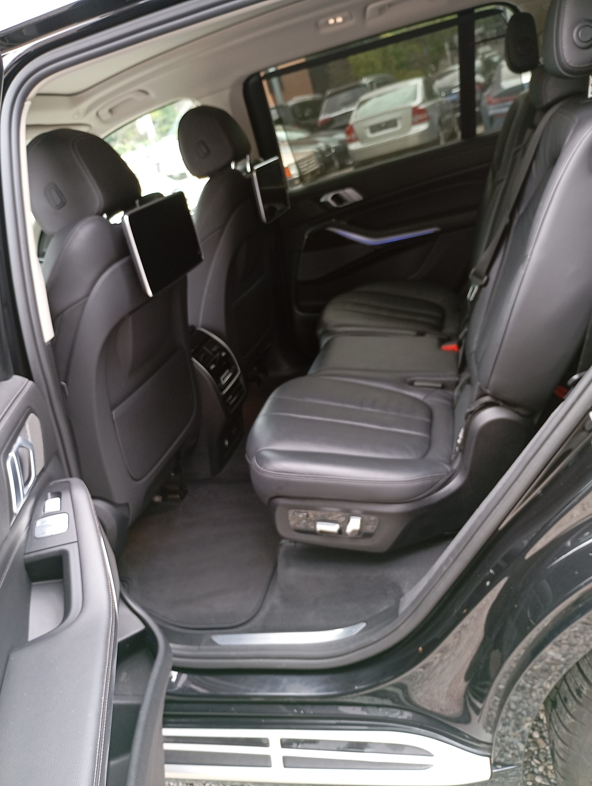 BMW X7 XDRIVE40I-image-10
