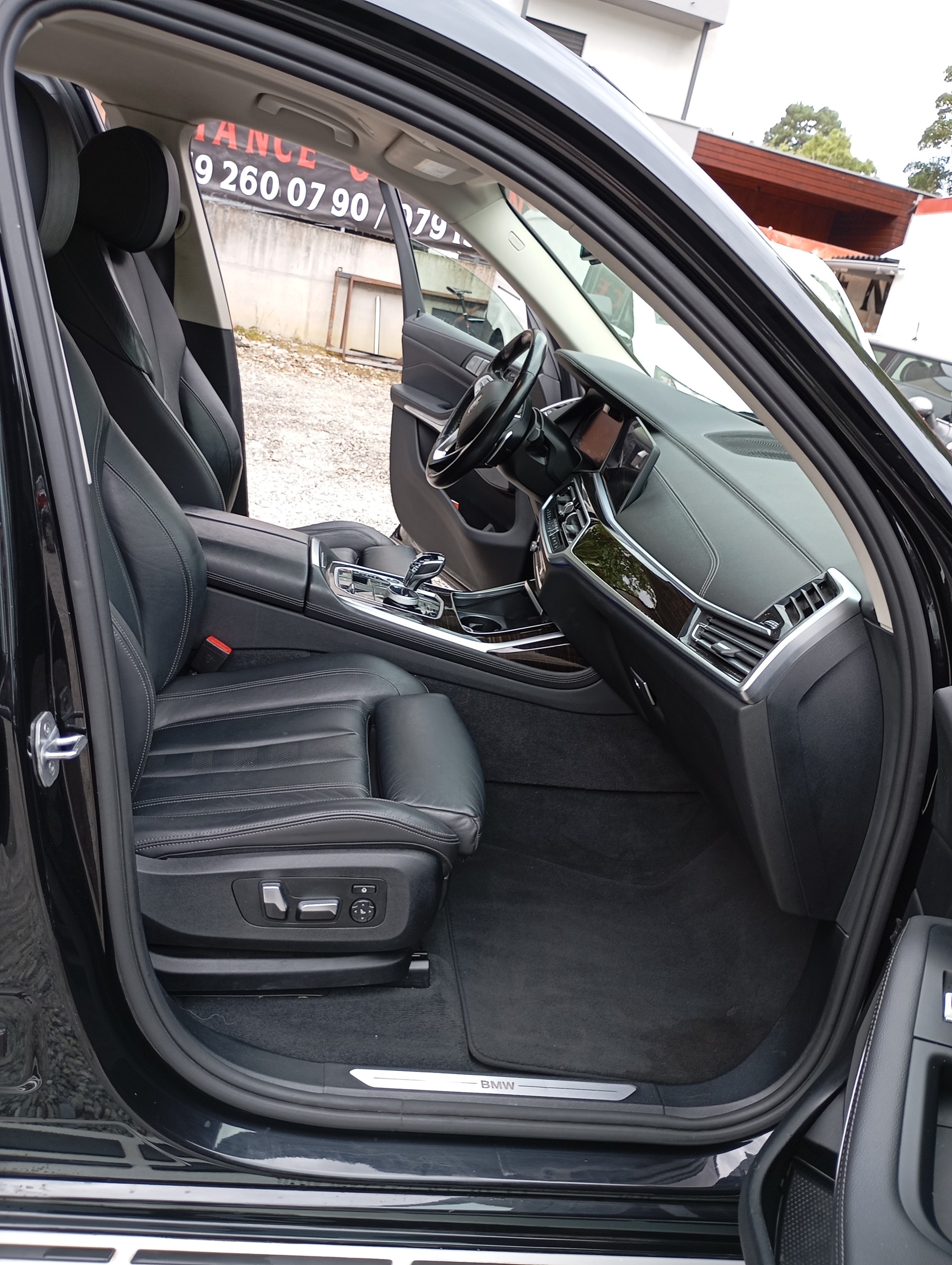 BMW X7 XDRIVE40I-image-12