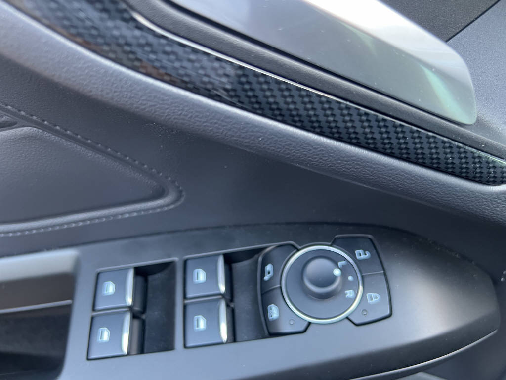 FORD Focus Station Wagon 1.0i EcoB Hybrid 155 ST-Line X-image-17