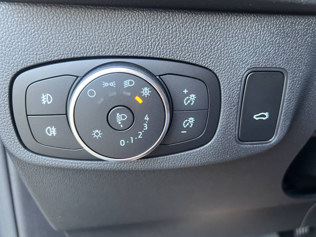 FORD Focus Station Wagon 1.0i EcoB Hybrid 155 ST-Line X-image-12