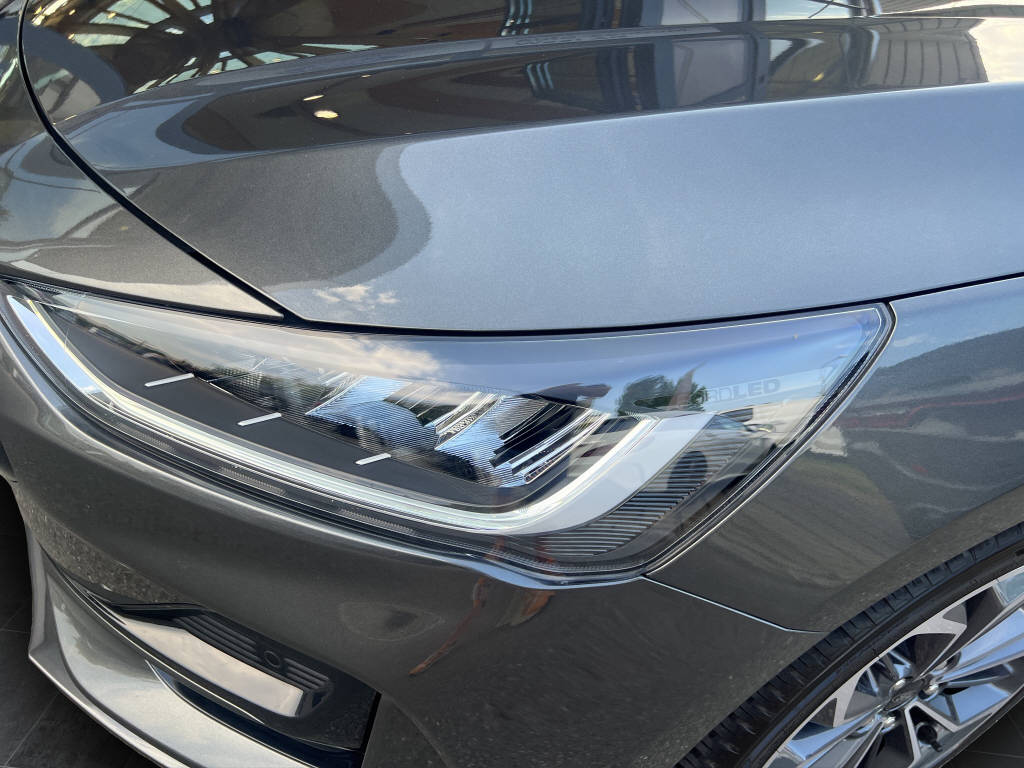 FORD Focus Station Wagon 1.0i EcoB Hybrid 155 ST-Line X-image-16