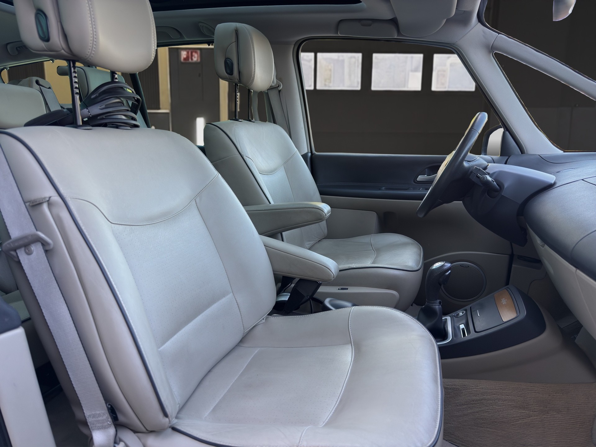 RENAULT Grand Espace 3.5 V6 Initiale Automatic-image-9
