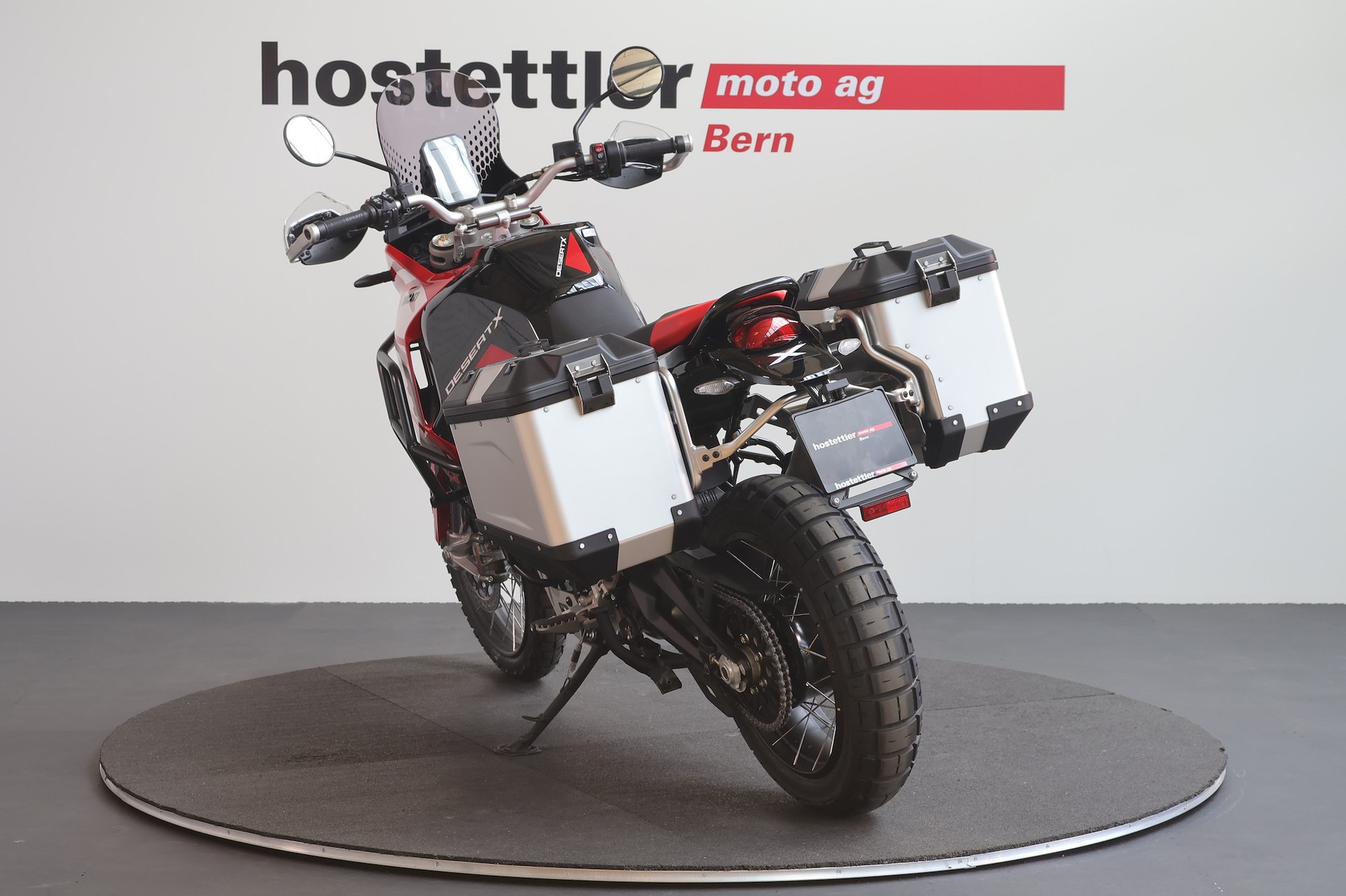 DUCATI Desert X Discovery-showroom-element-3
