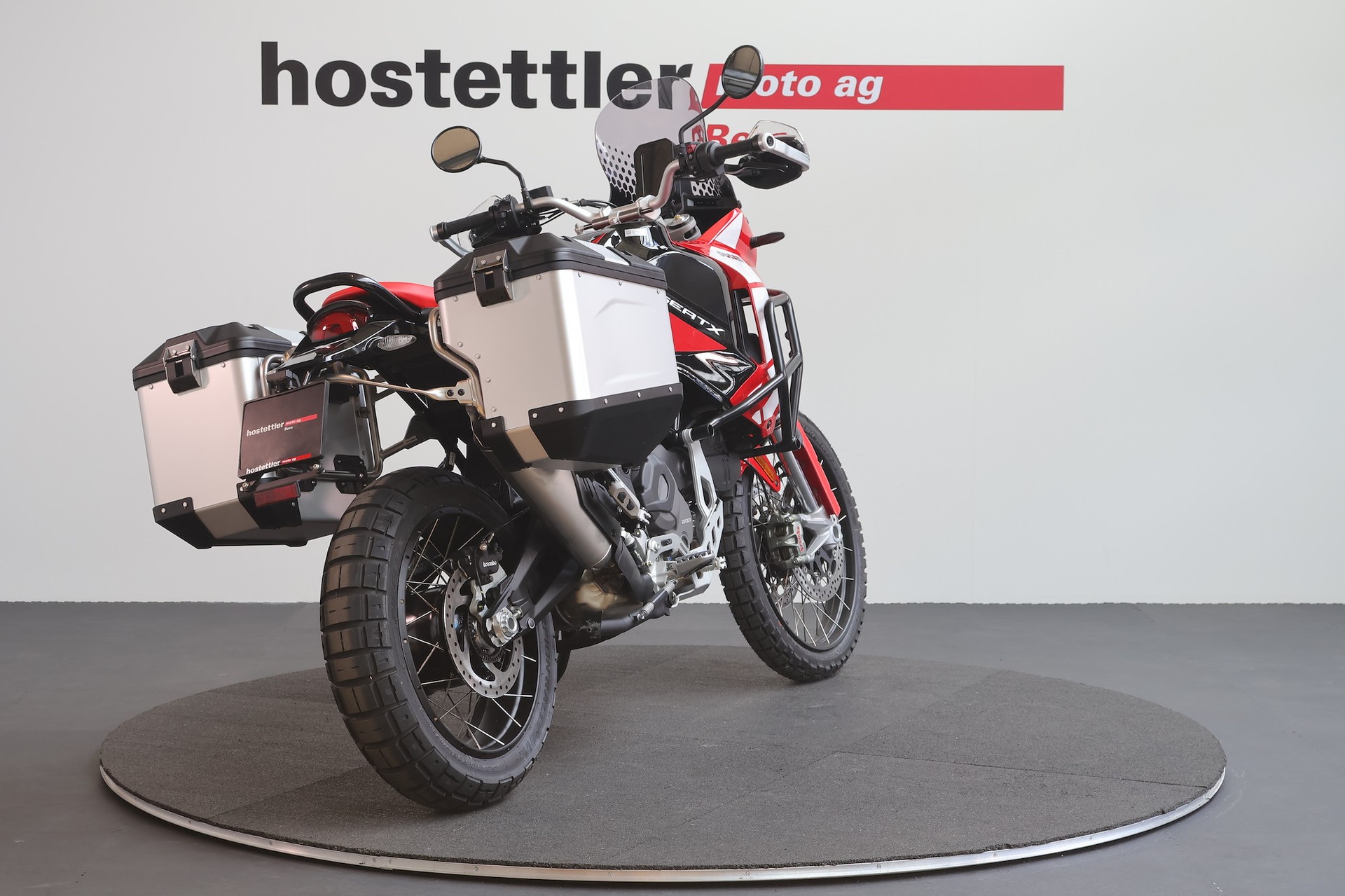 DUCATI Desert X Discovery-showroom-element-2