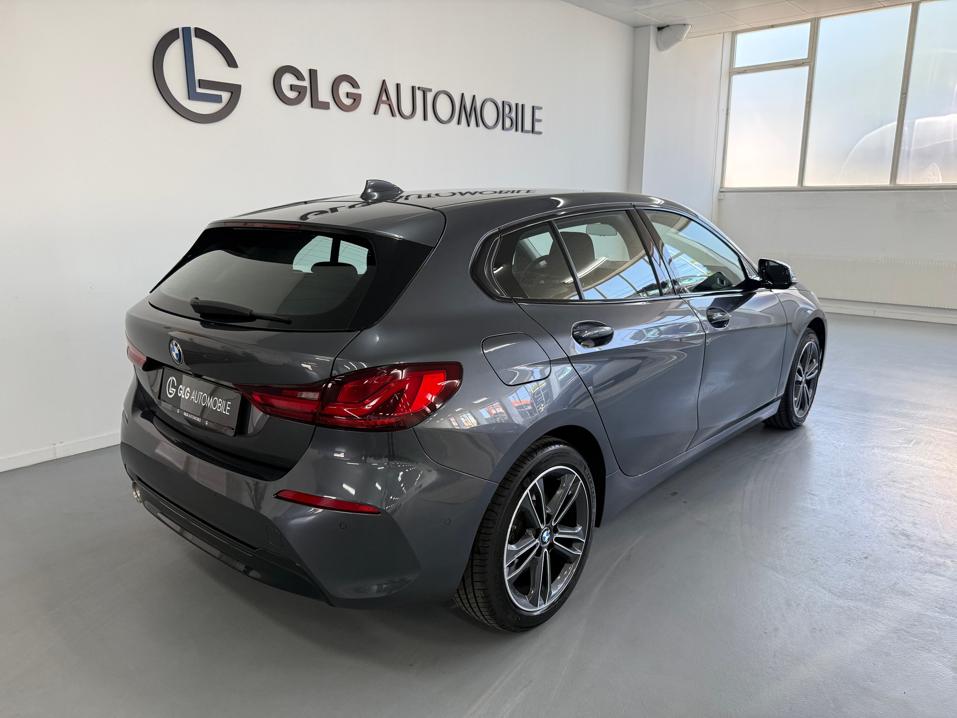 BMW 118i Steptronic Sport Line-image-3
