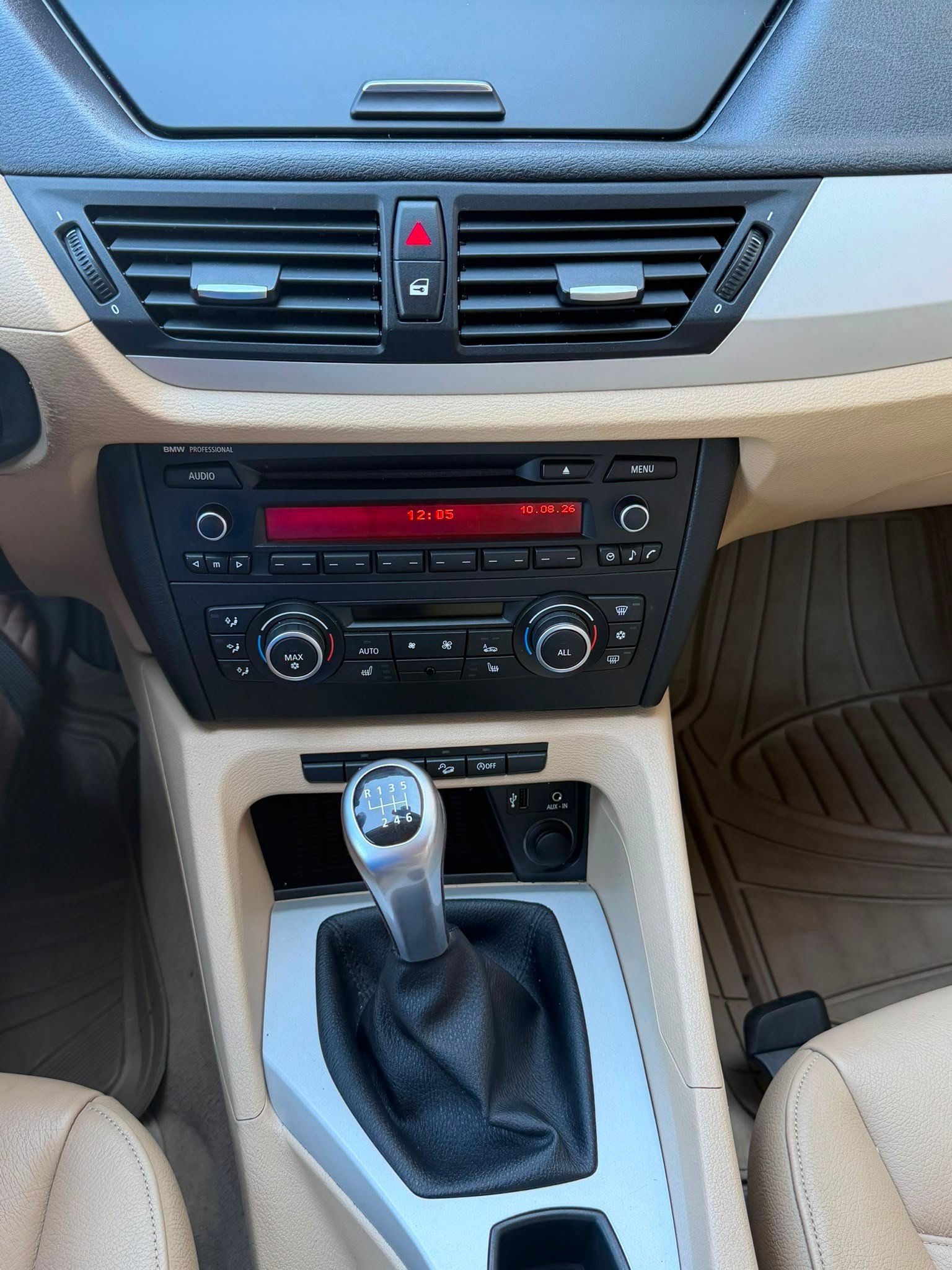 BMW X1 xDrive 18d-image-9