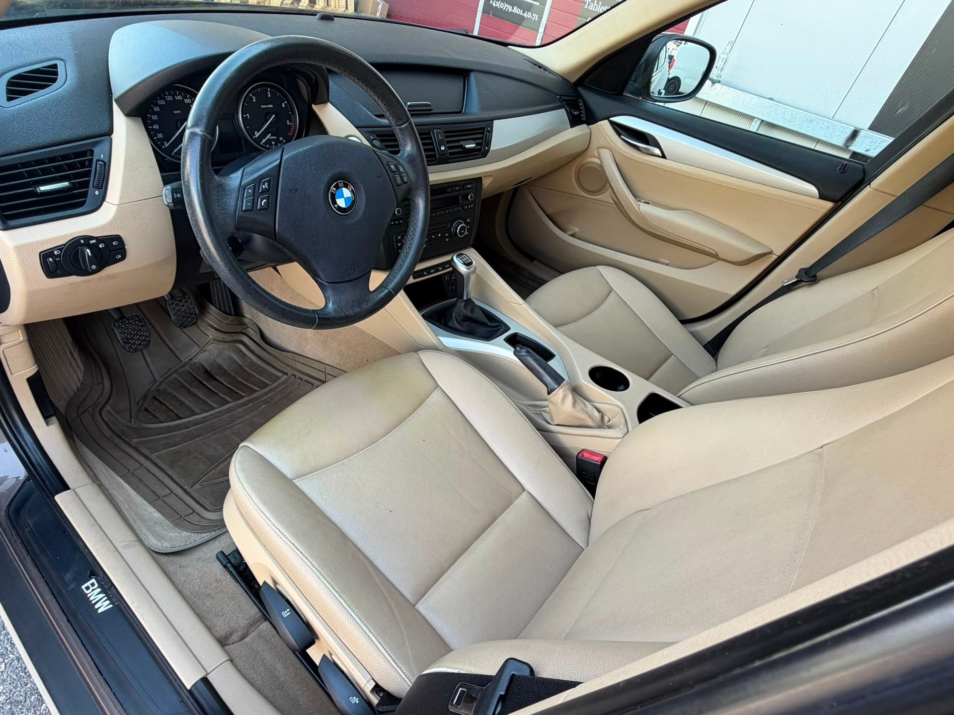 BMW X1 xDrive 18d-image-8