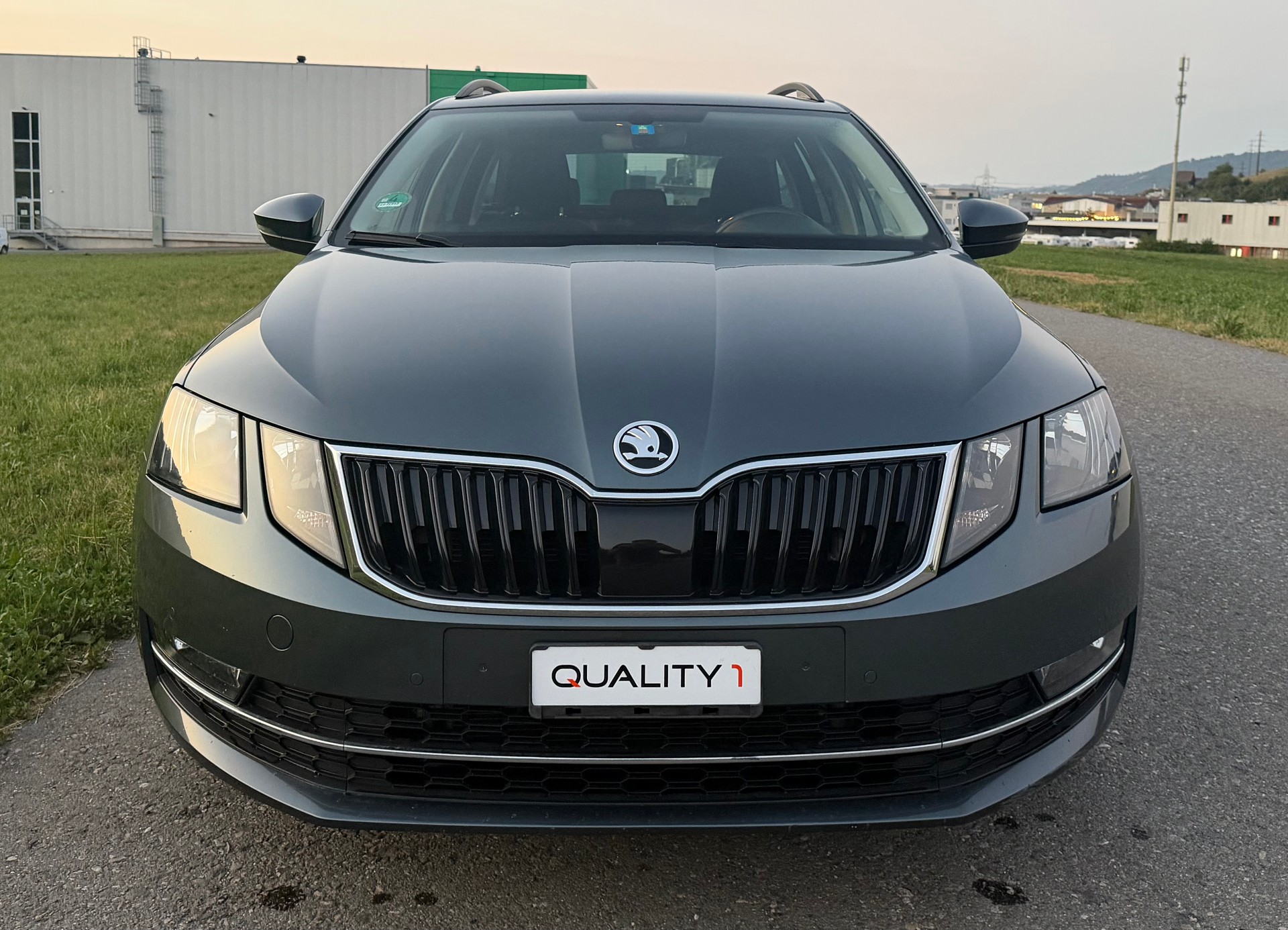 SKODA Octavia Combi 2.0 TDI Prag 4x4 DSG-image-6