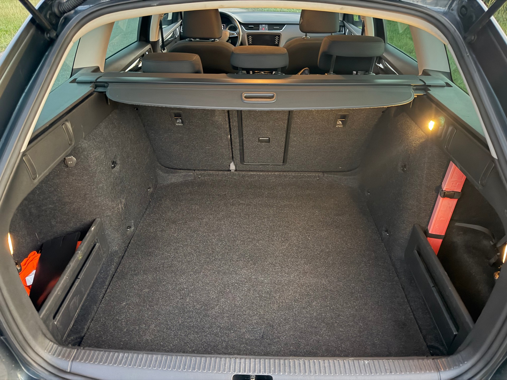 SKODA Octavia Combi 2.0 TDI Prag 4x4 DSG-image-11