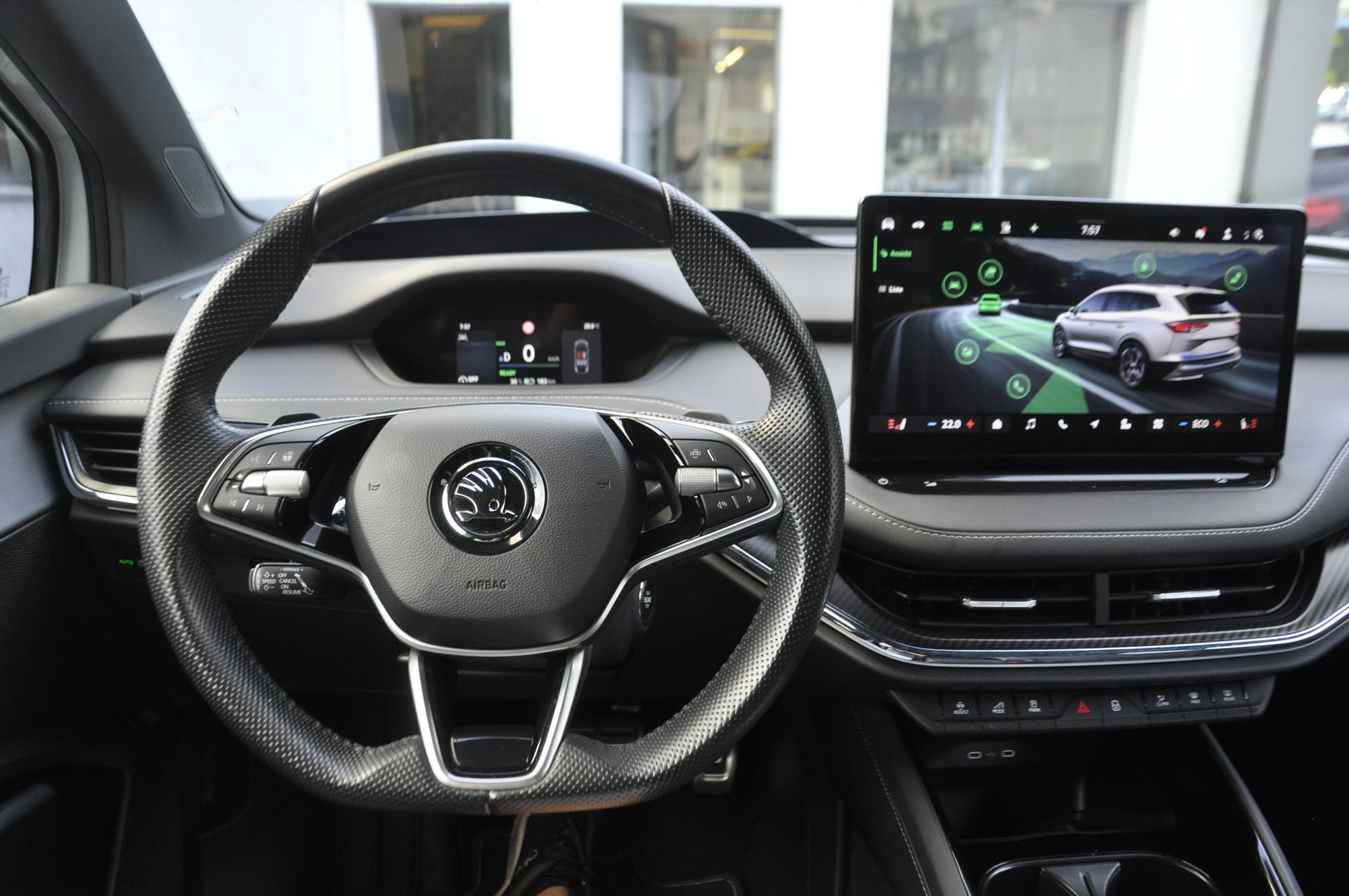 SKODA Enyaq 85 Sportline-image-9