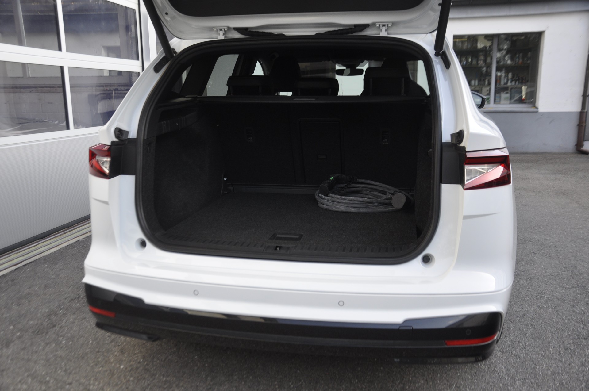 SKODA Enyaq 85 Sportline-image-13