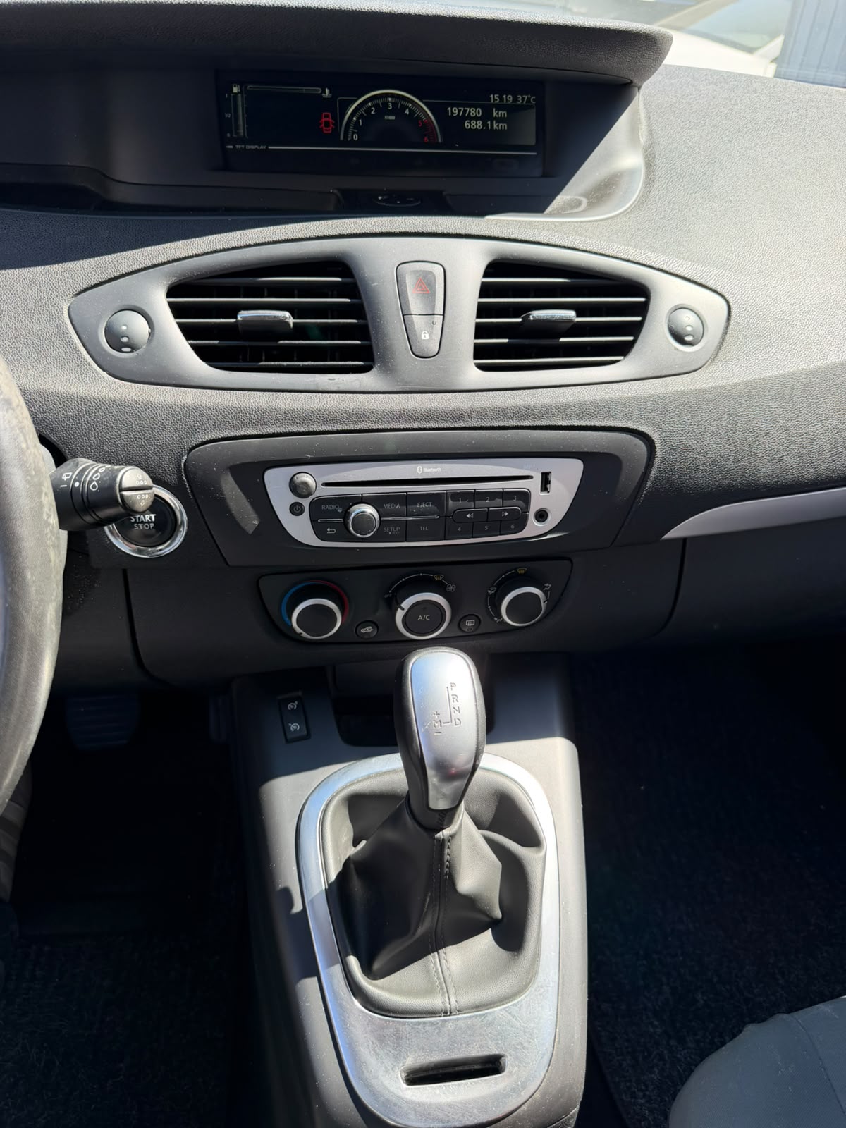RENAULT Scénic 1.5 dCi Expression EDC-image-11