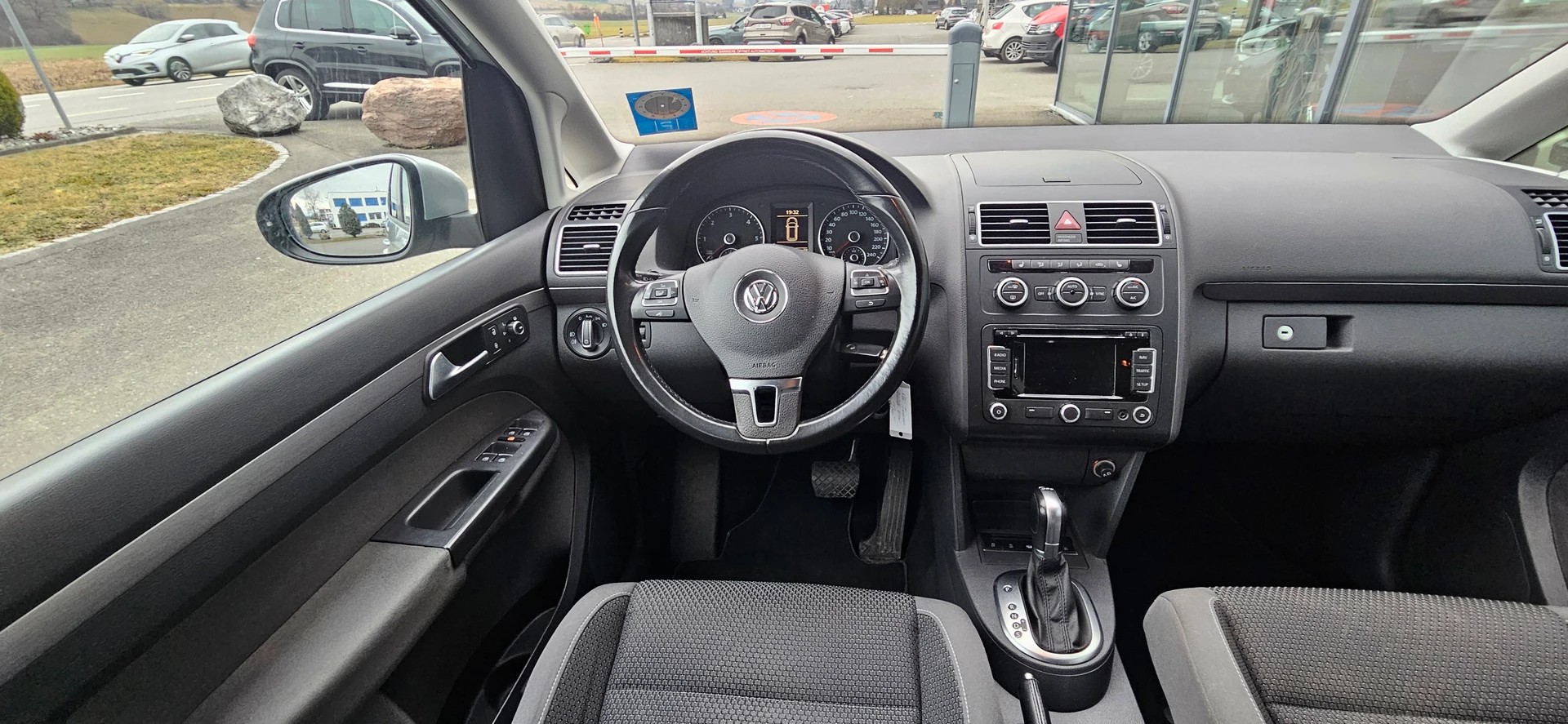 VW Touran 2.0 TDI BMT Comfortline DSG-image-8