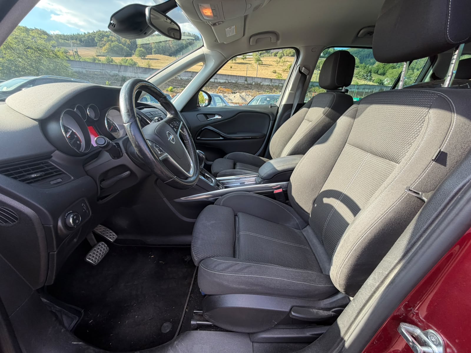 OPEL Zafira Tourer 1.6i 16V Turbo Active Ed. Aut.-image-9